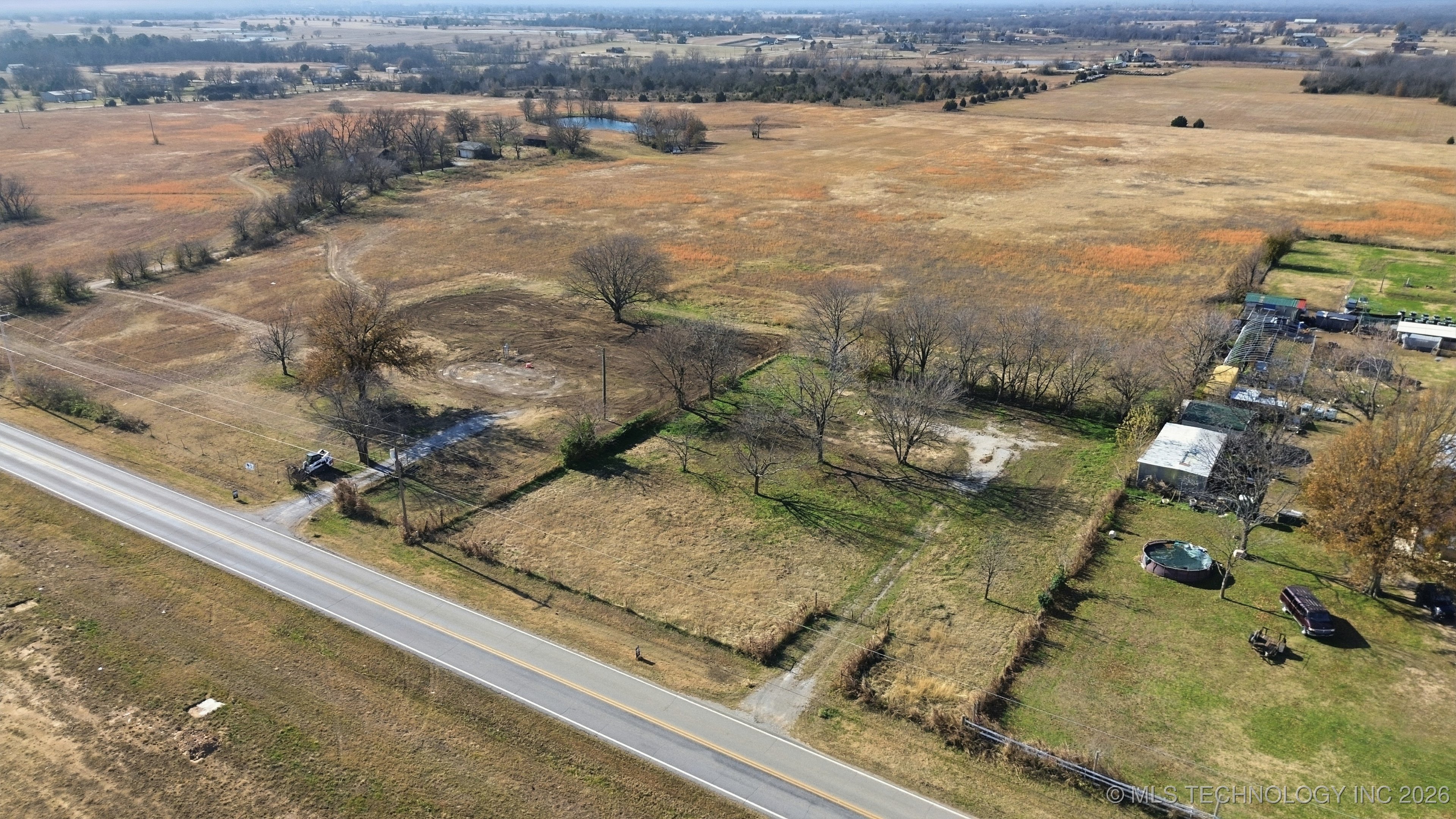 10908 N Memorial Drive E Property Photo 14