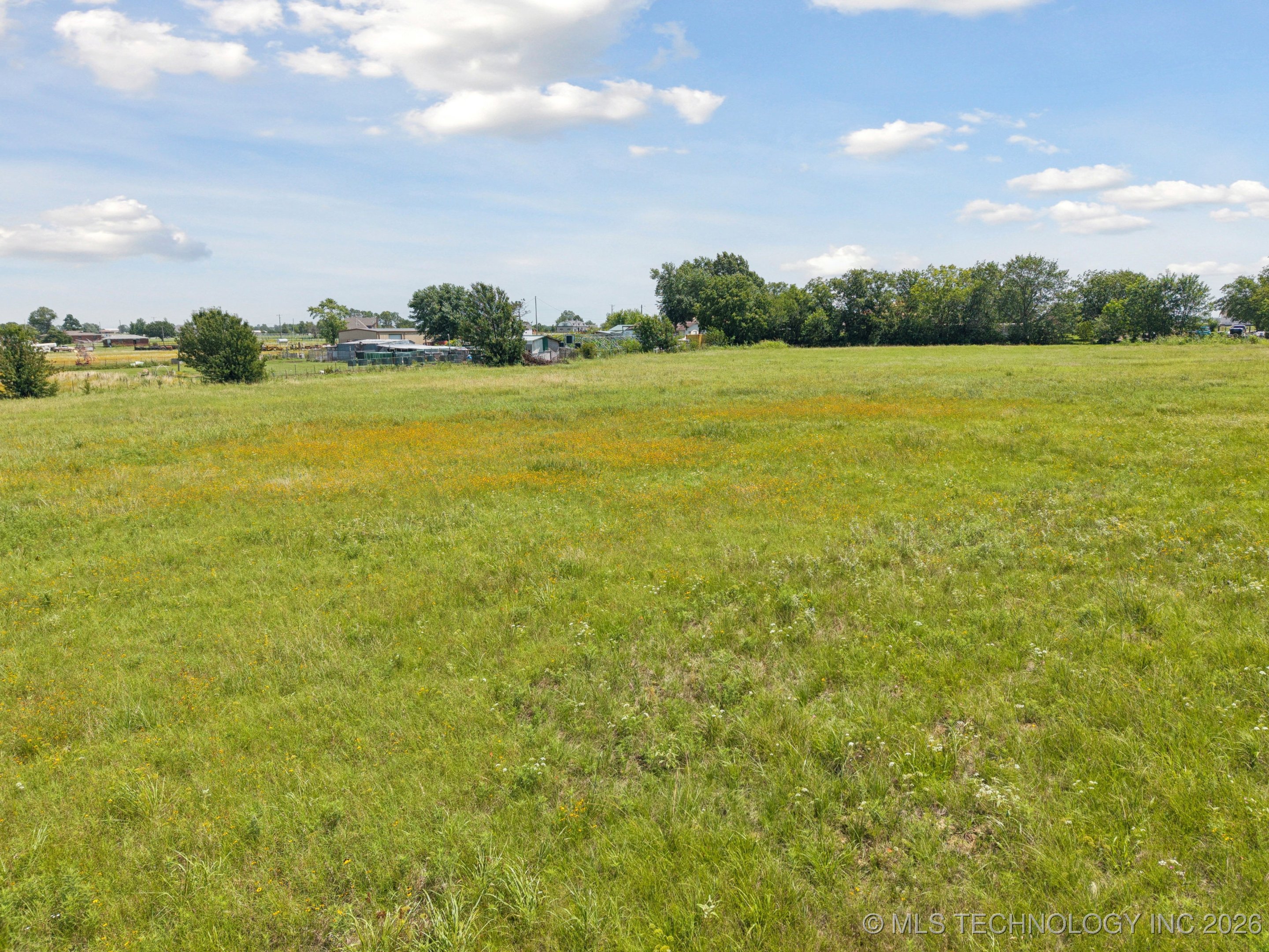 10908 N Memorial Drive E Property Photo 32