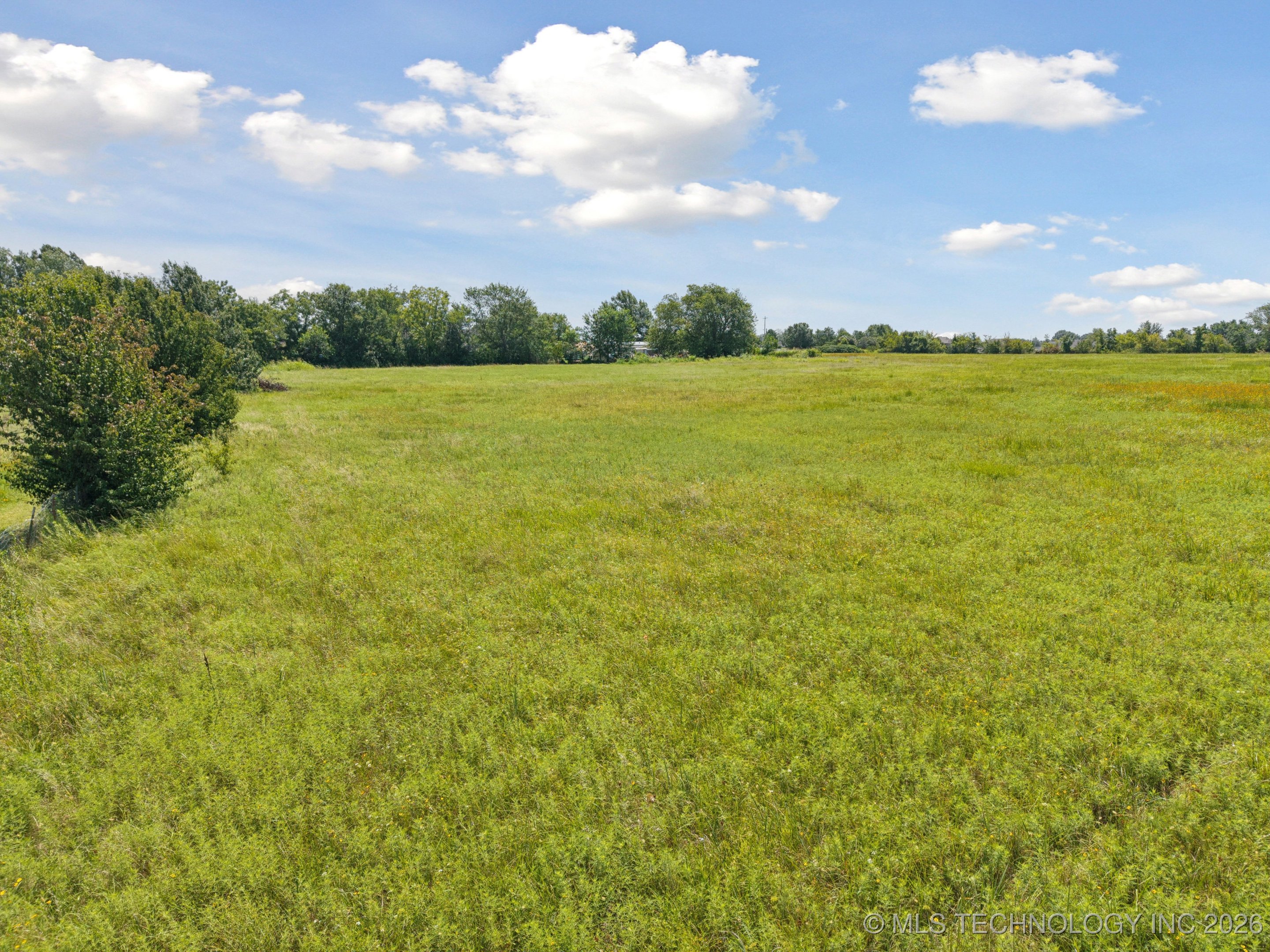 10908 N Memorial Drive E Property Photo 33