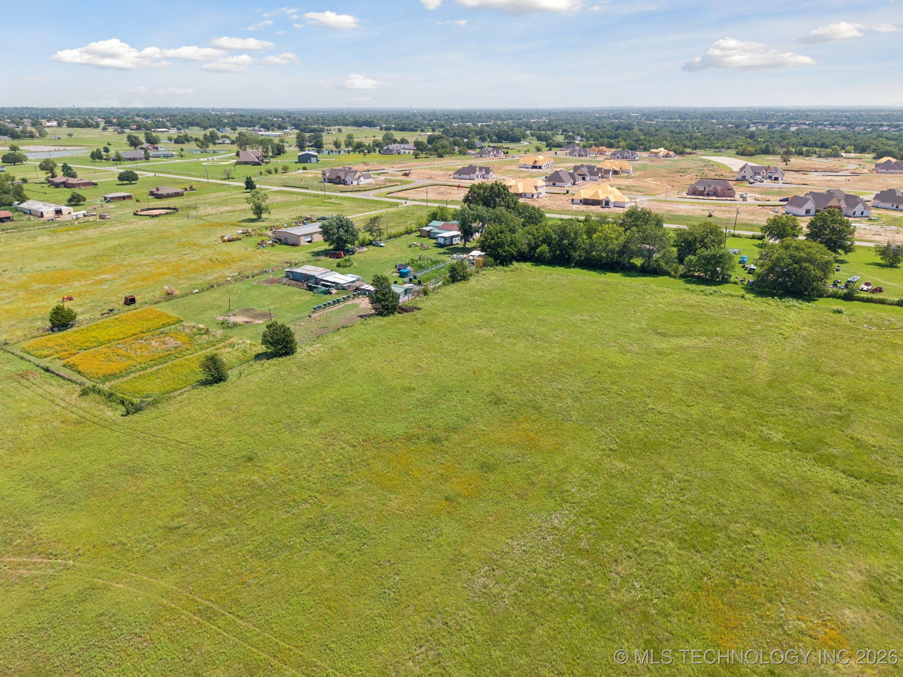 10908 N Memorial Drive E Property Photo 34