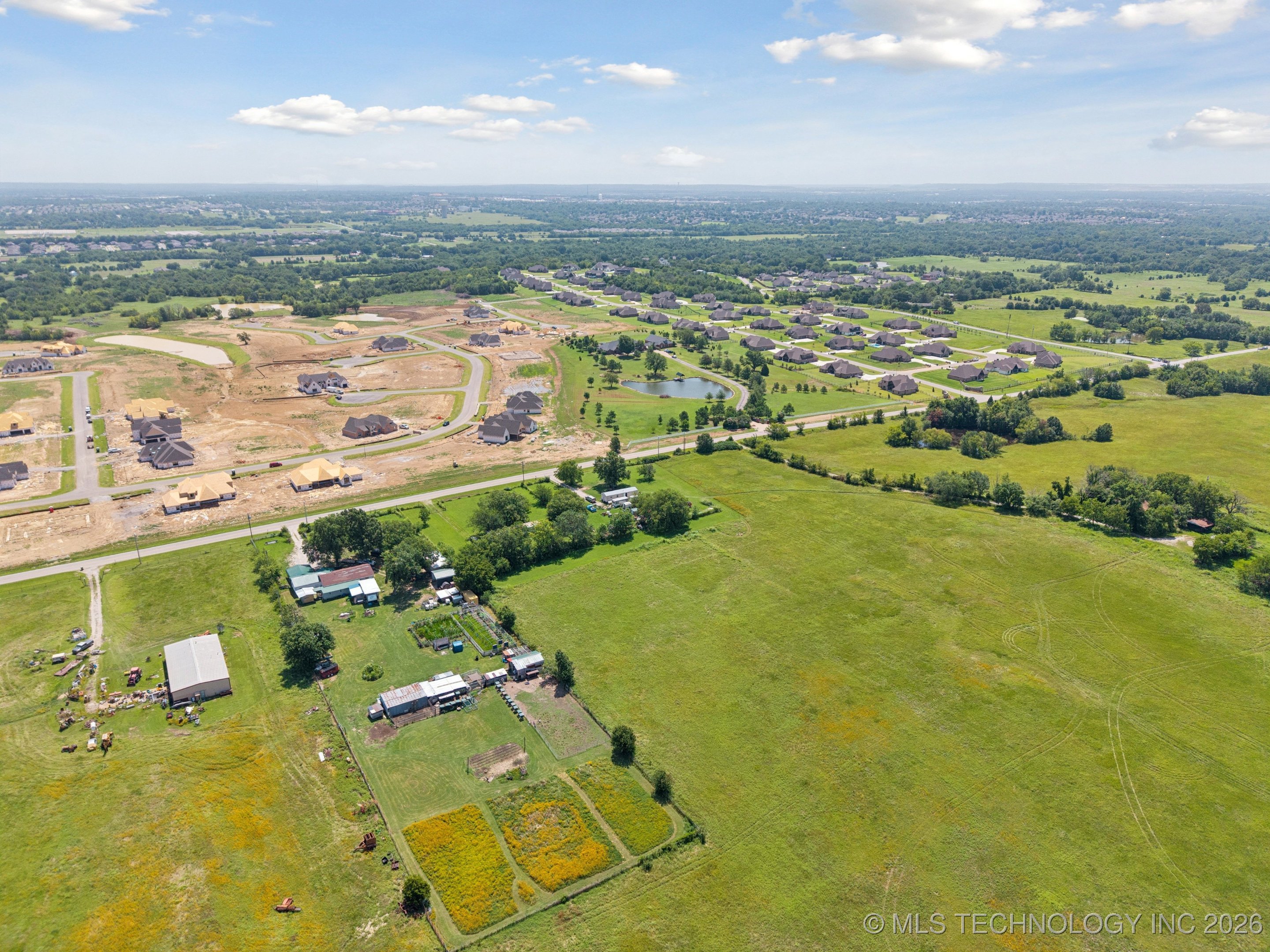 10908 N Memorial Drive E Property Photo 35