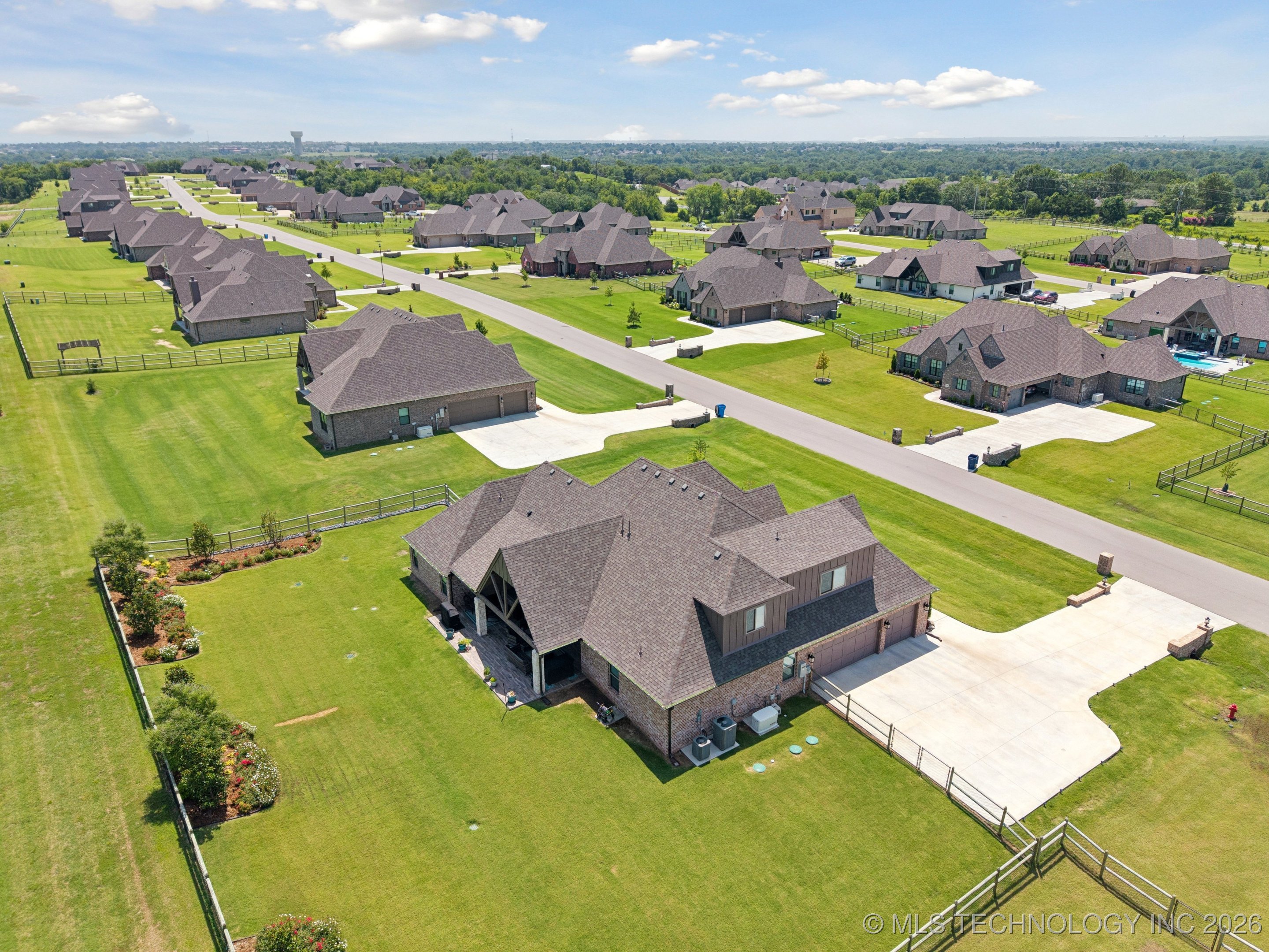 10908 N Memorial Drive E Property Photo 40