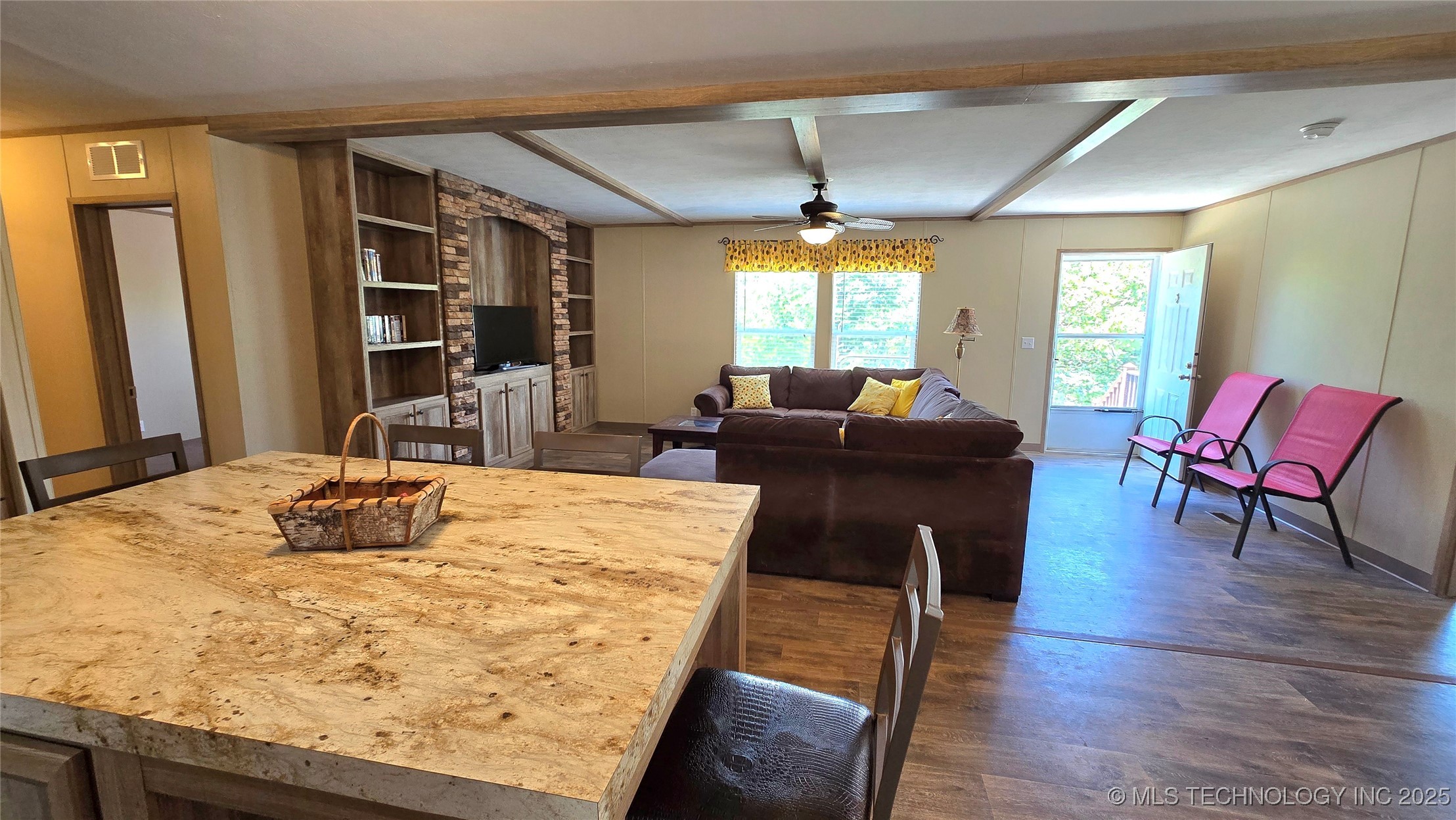 4918 Dozer Mountain Road Property Photo 2