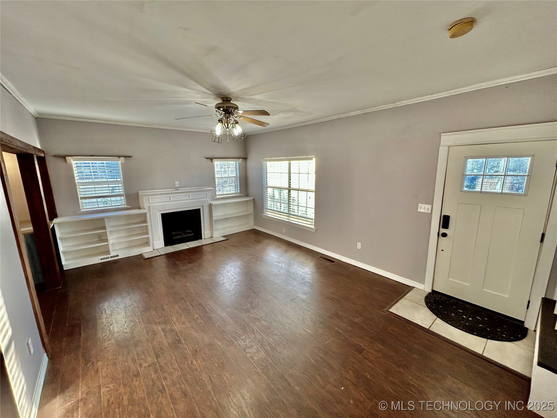 1210 N Wolfe Lane Property Photo 3