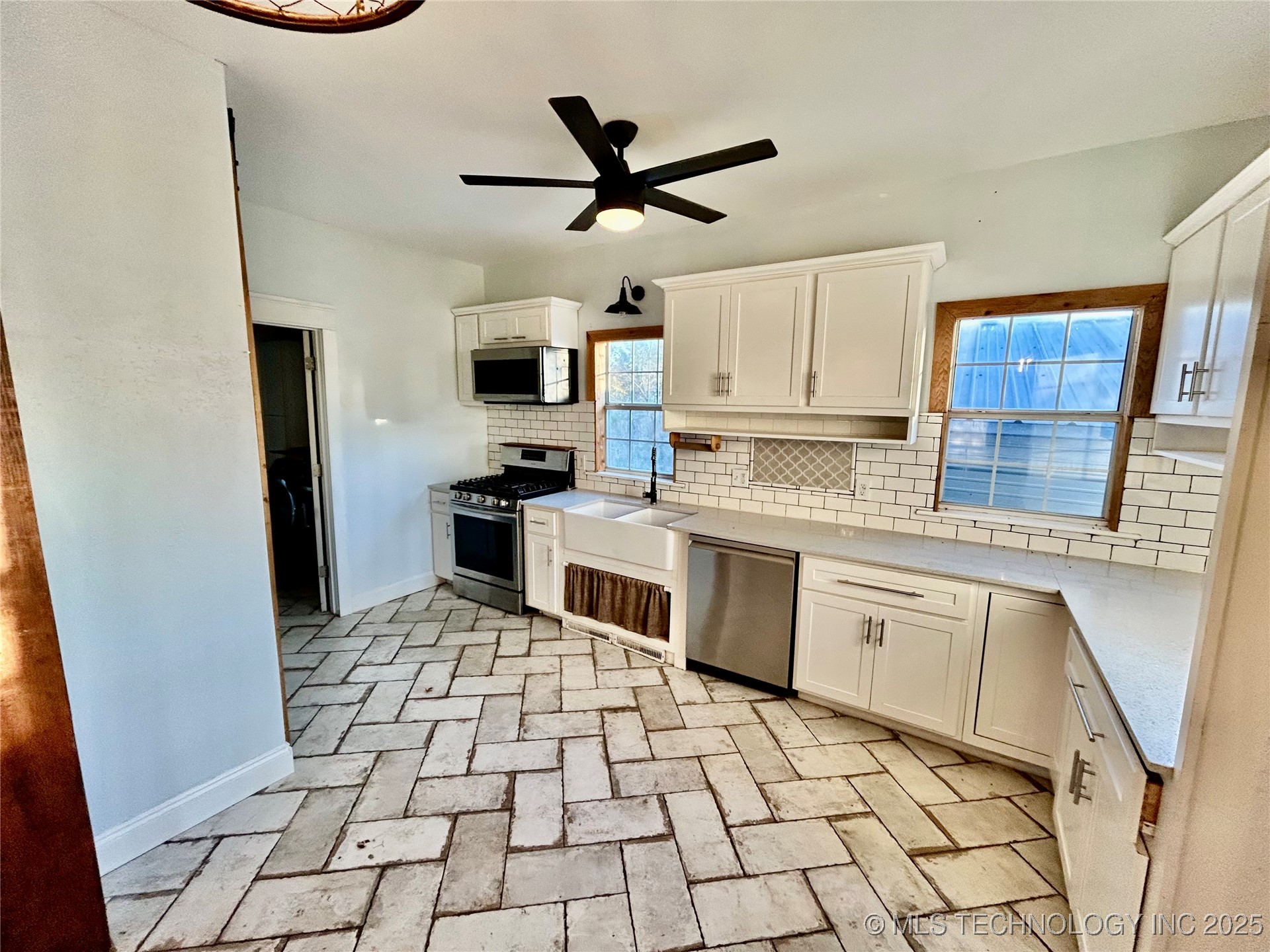 1210 N Wolfe Lane Property Photo 6