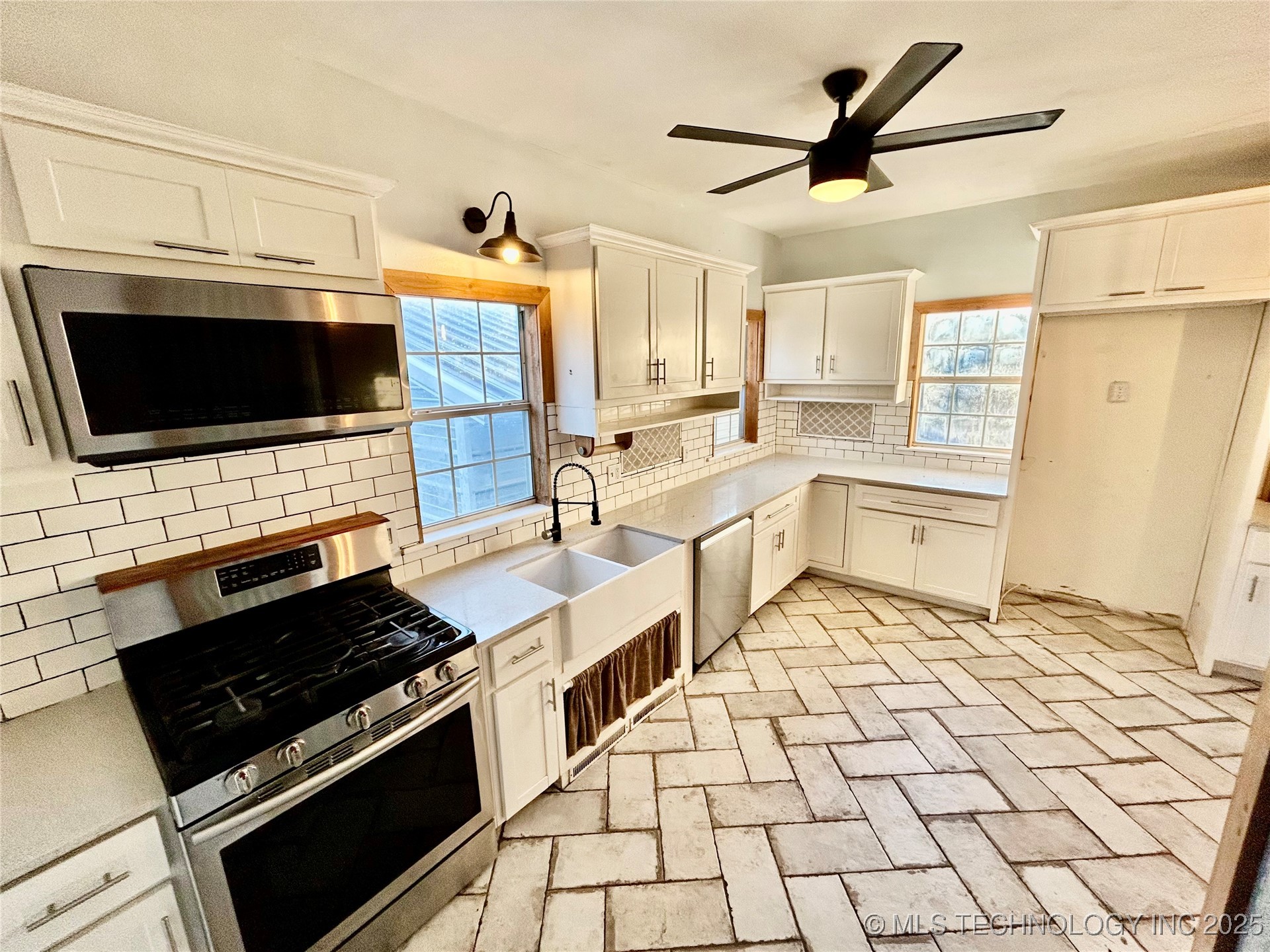 1210 N Wolfe Lane Property Photo 7