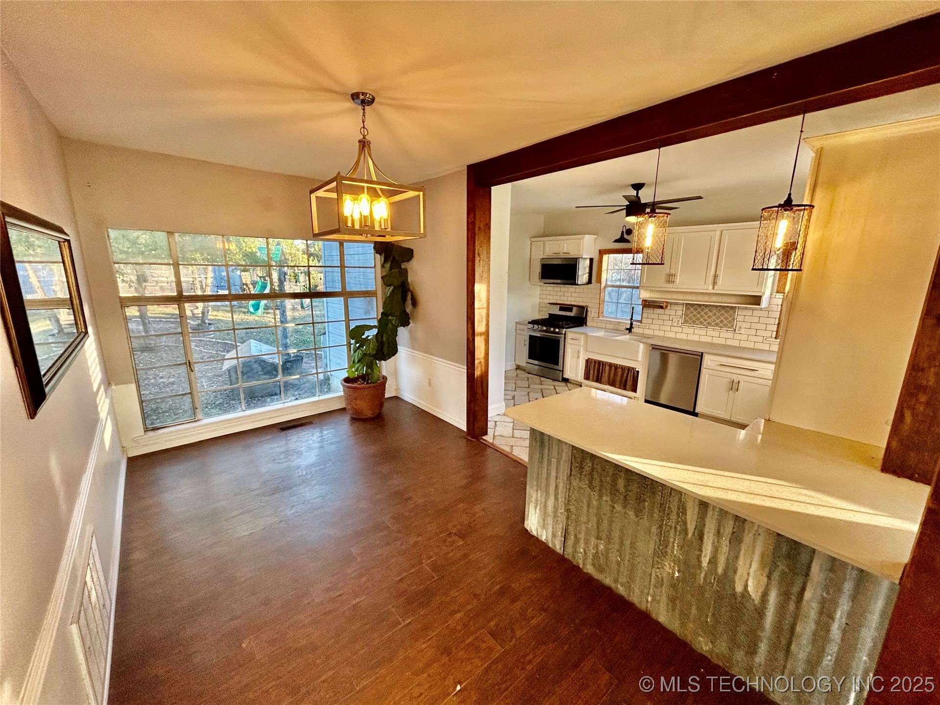 1210 N Wolfe Lane Property Photo 9