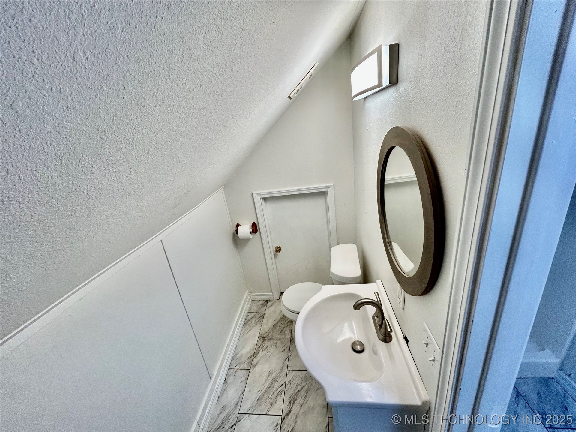 1210 N Wolfe Lane Property Photo 22