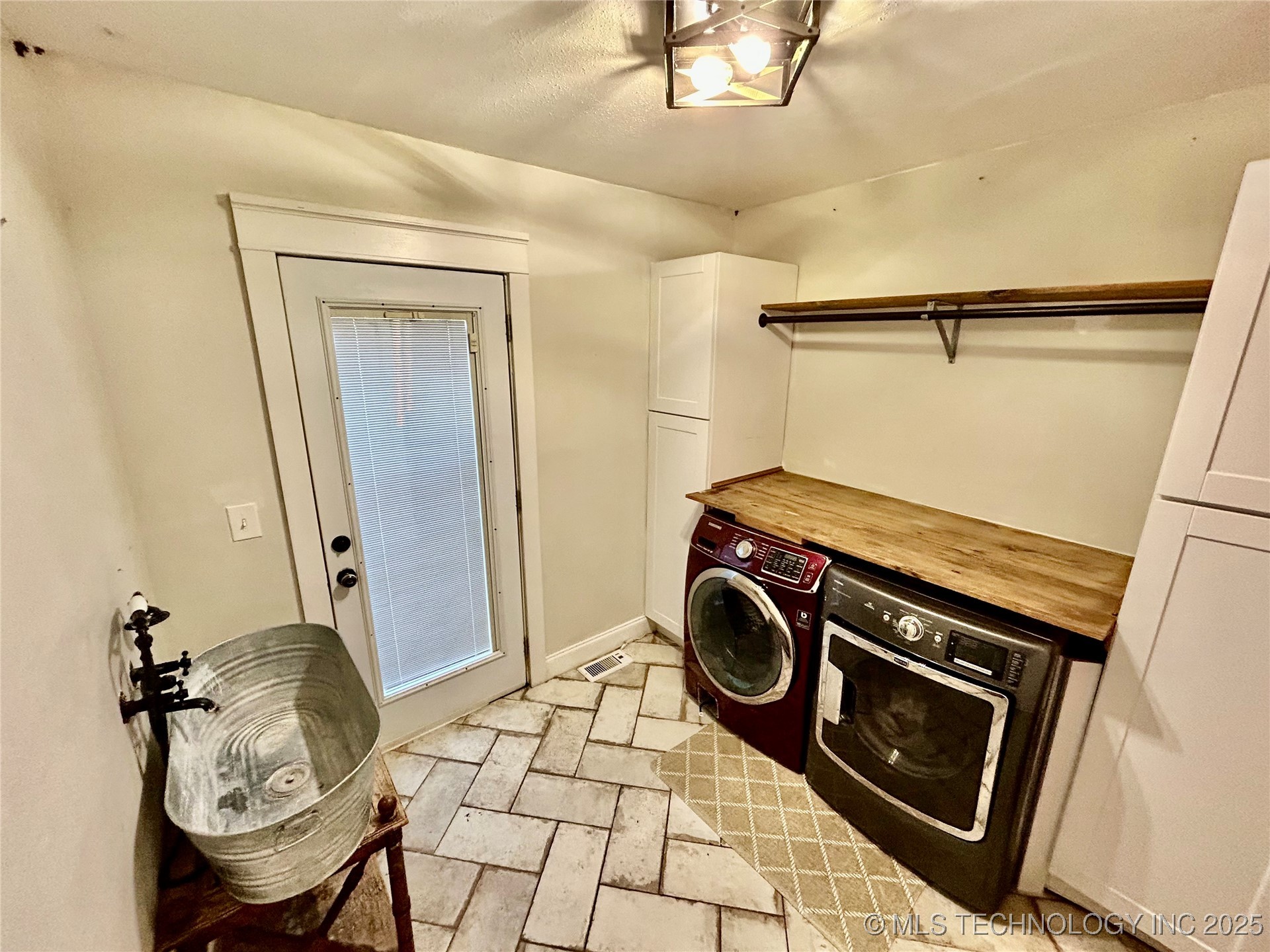 1210 N Wolfe Lane Property Photo 24