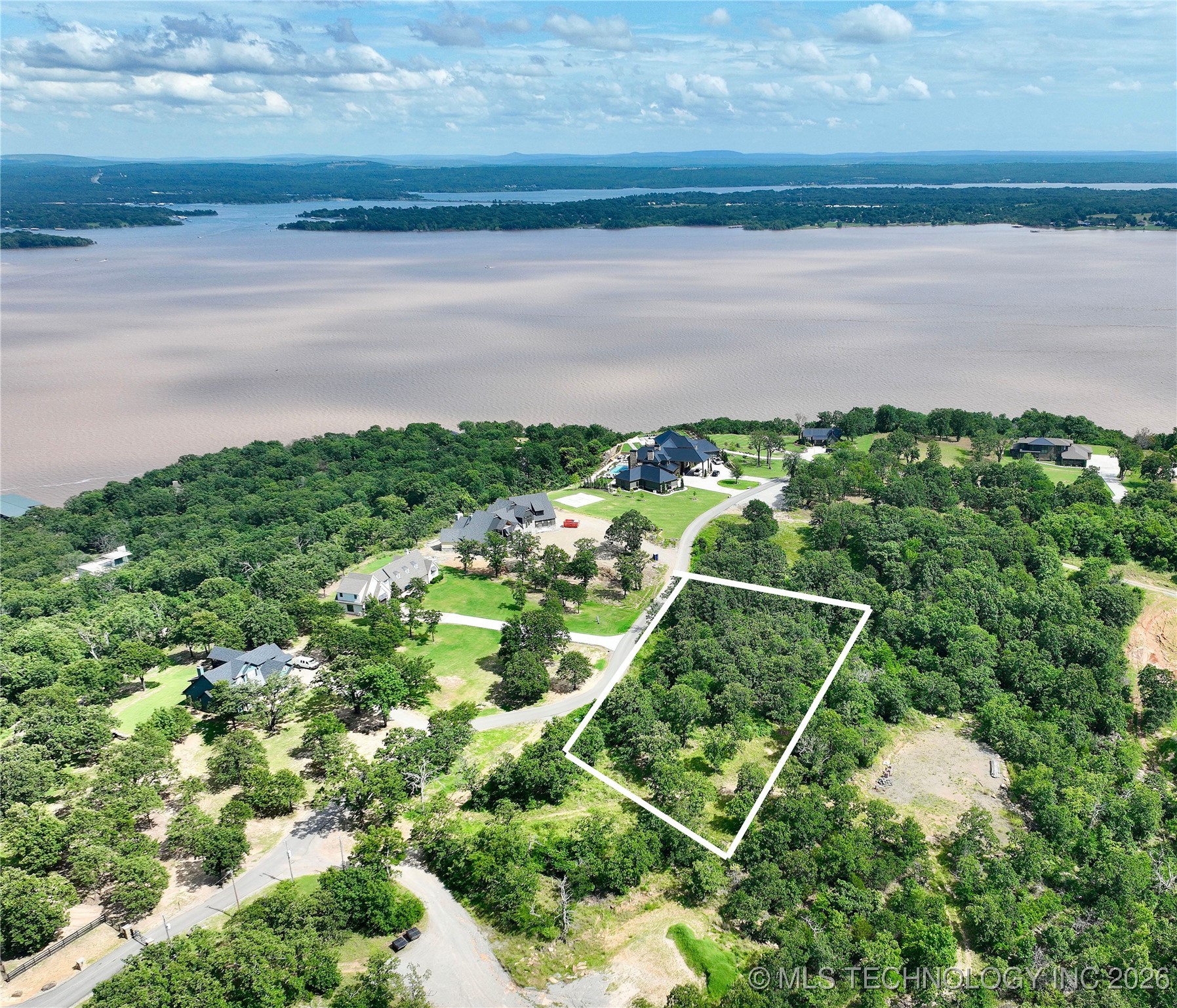 501 Stone Ridge Road Property Photo 1