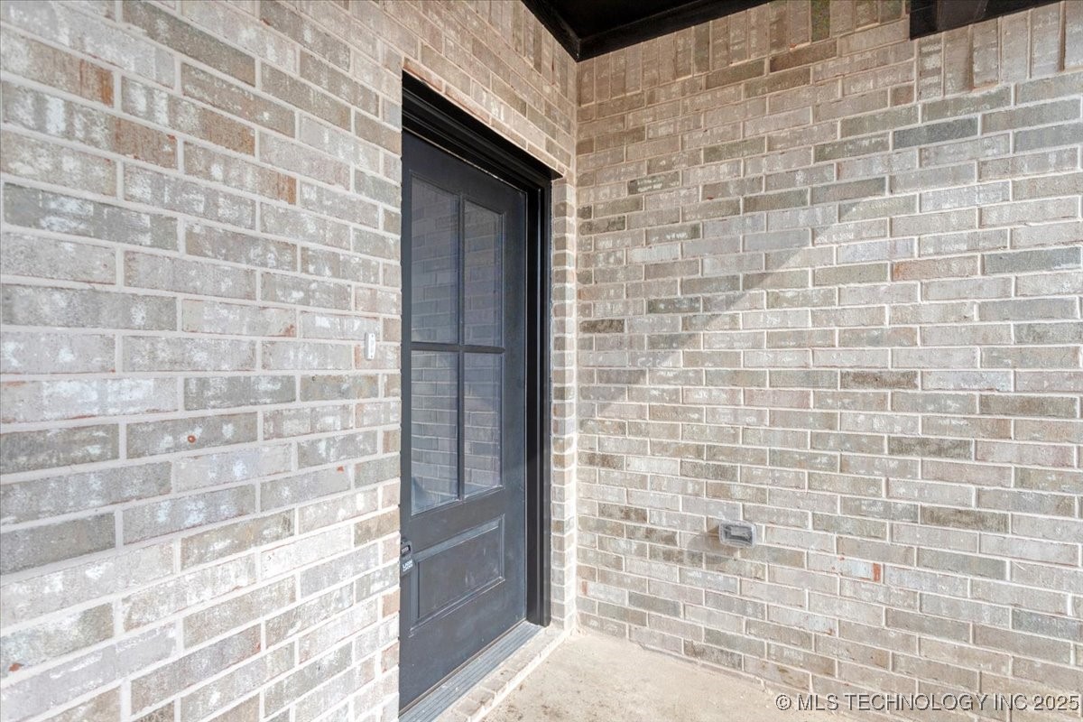 300 Sunset Way Property Photo 8