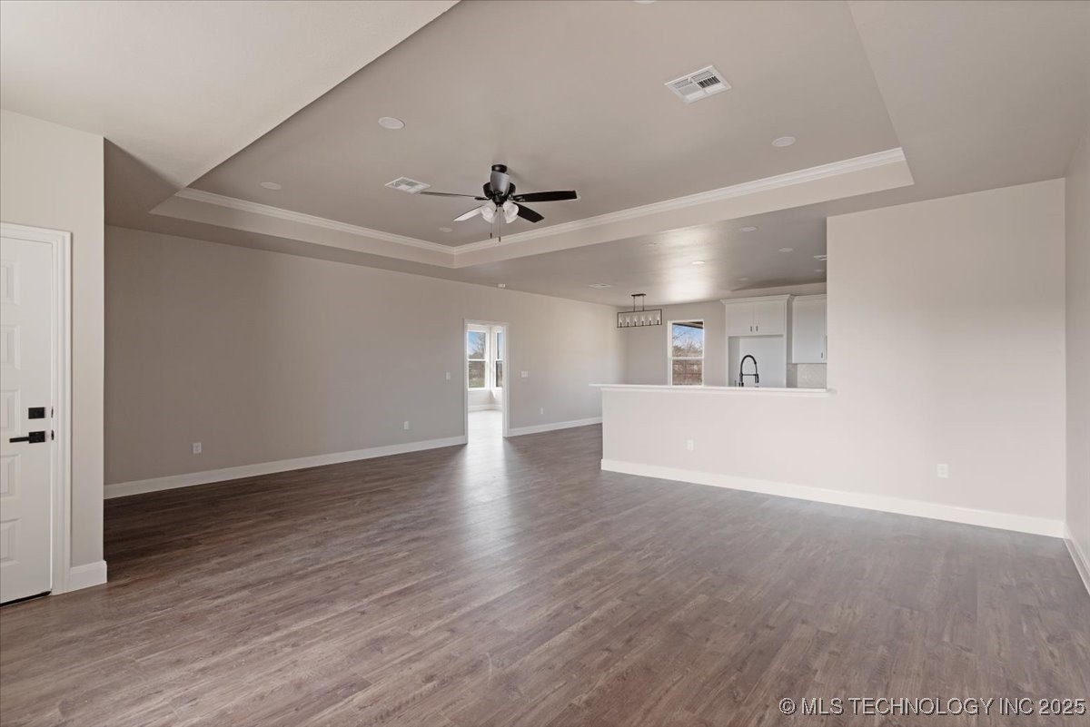 300 Sunset Way Property Photo 9