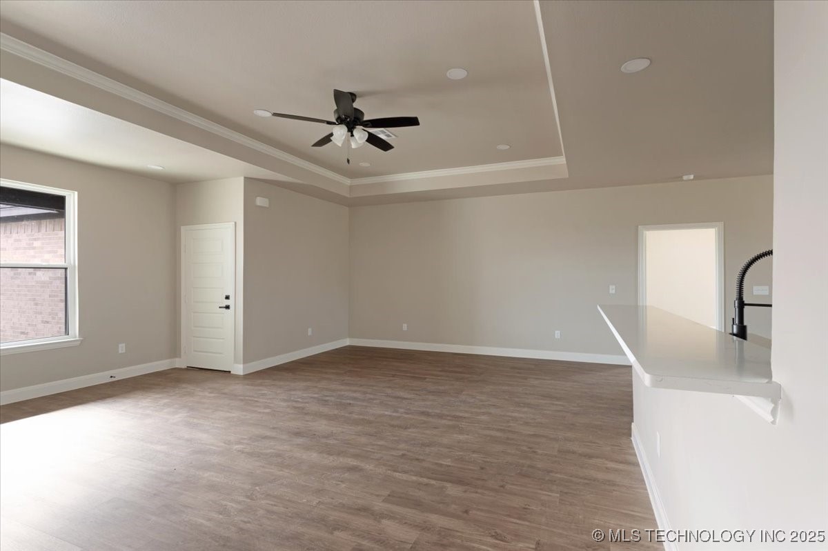 300 Sunset Way Property Photo 10