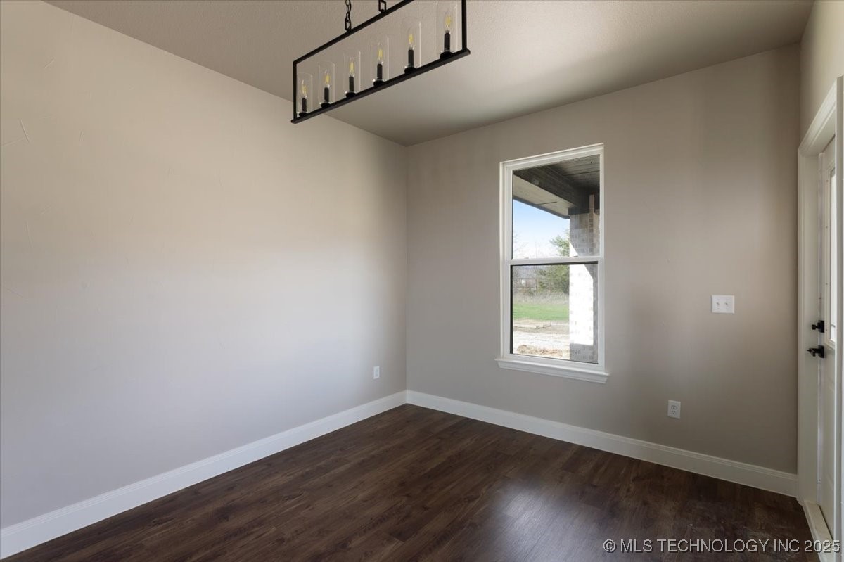 300 Sunset Way Property Photo 17