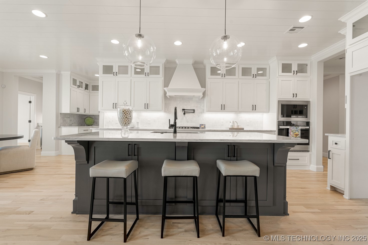 12806 S Irvington Avenue Property Photo 12