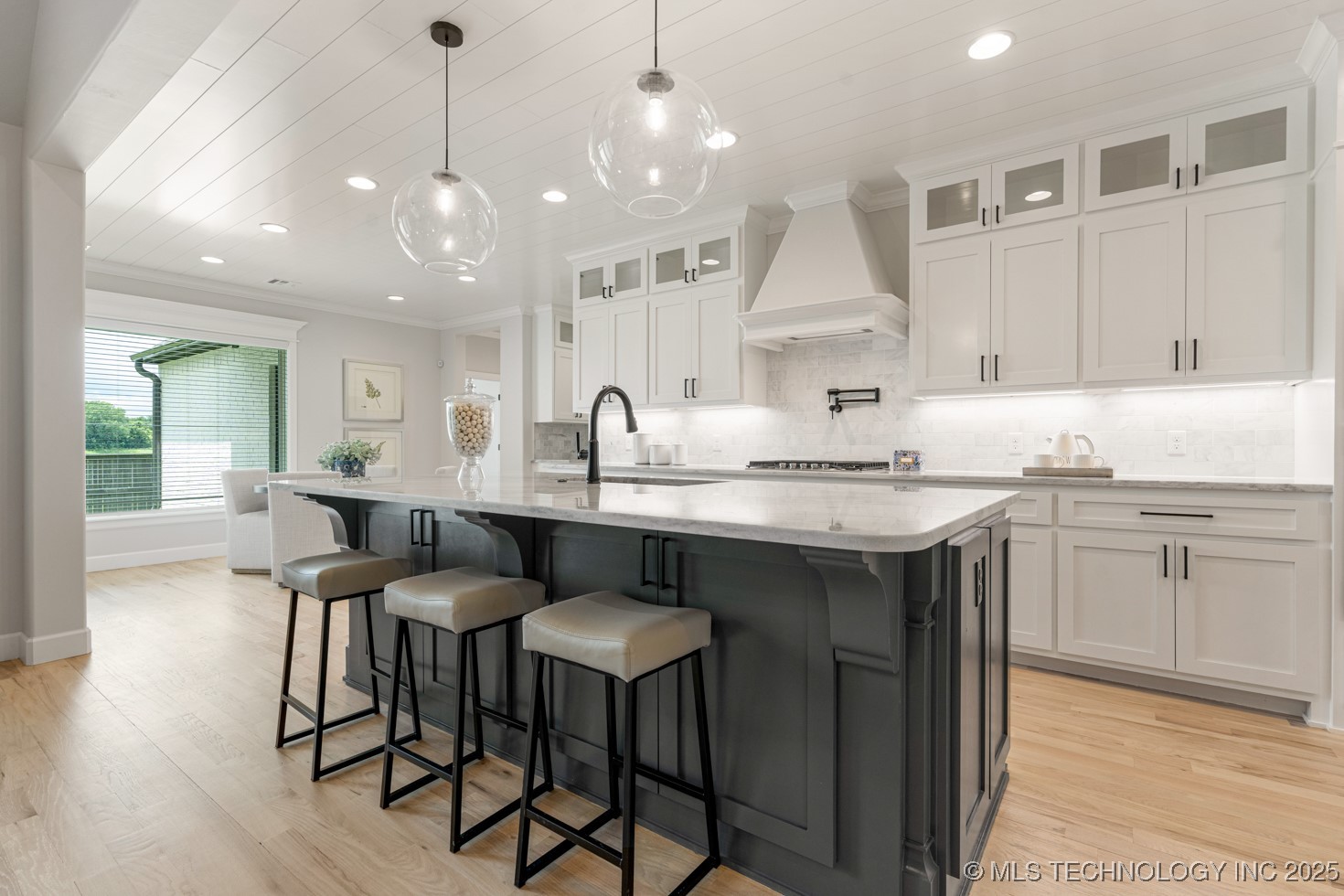 12806 S Irvington Avenue Property Photo 13