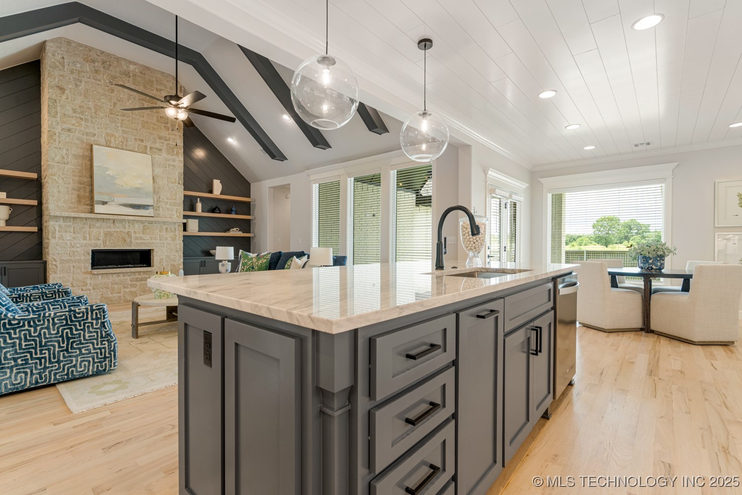 12806 S Irvington Avenue Property Photo 16