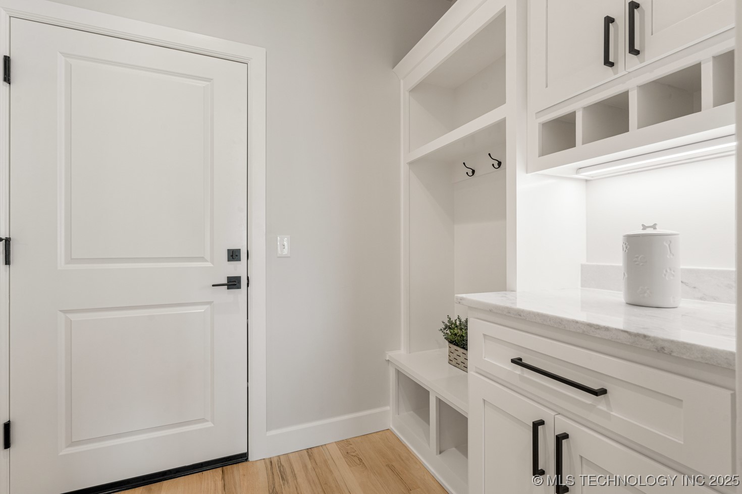 12806 S Irvington Avenue Property Photo 24