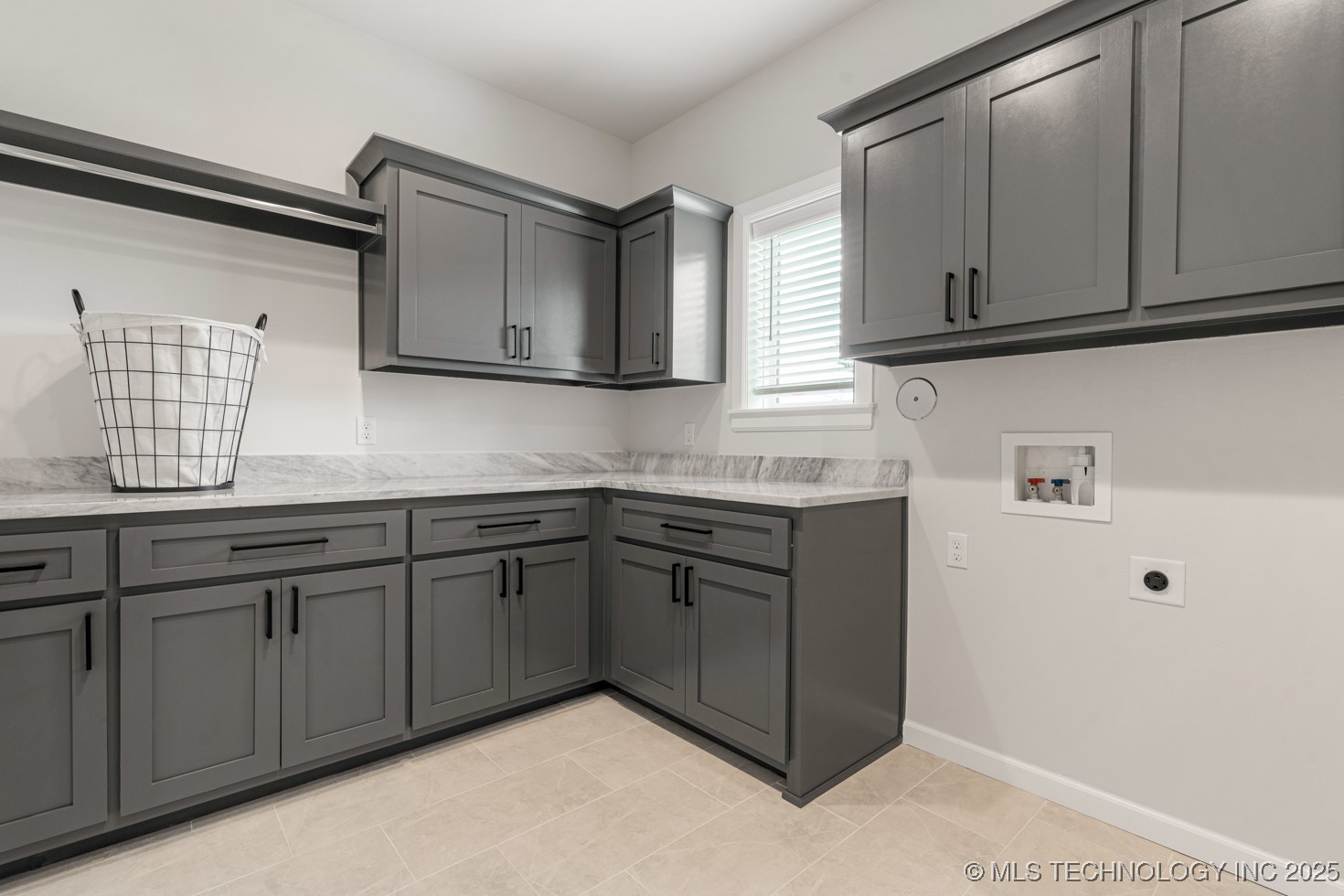 12806 S Irvington Avenue Property Photo 35