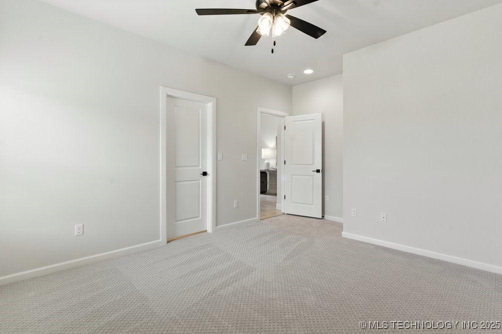 12714 S Irvington Avenue Property Photo 9