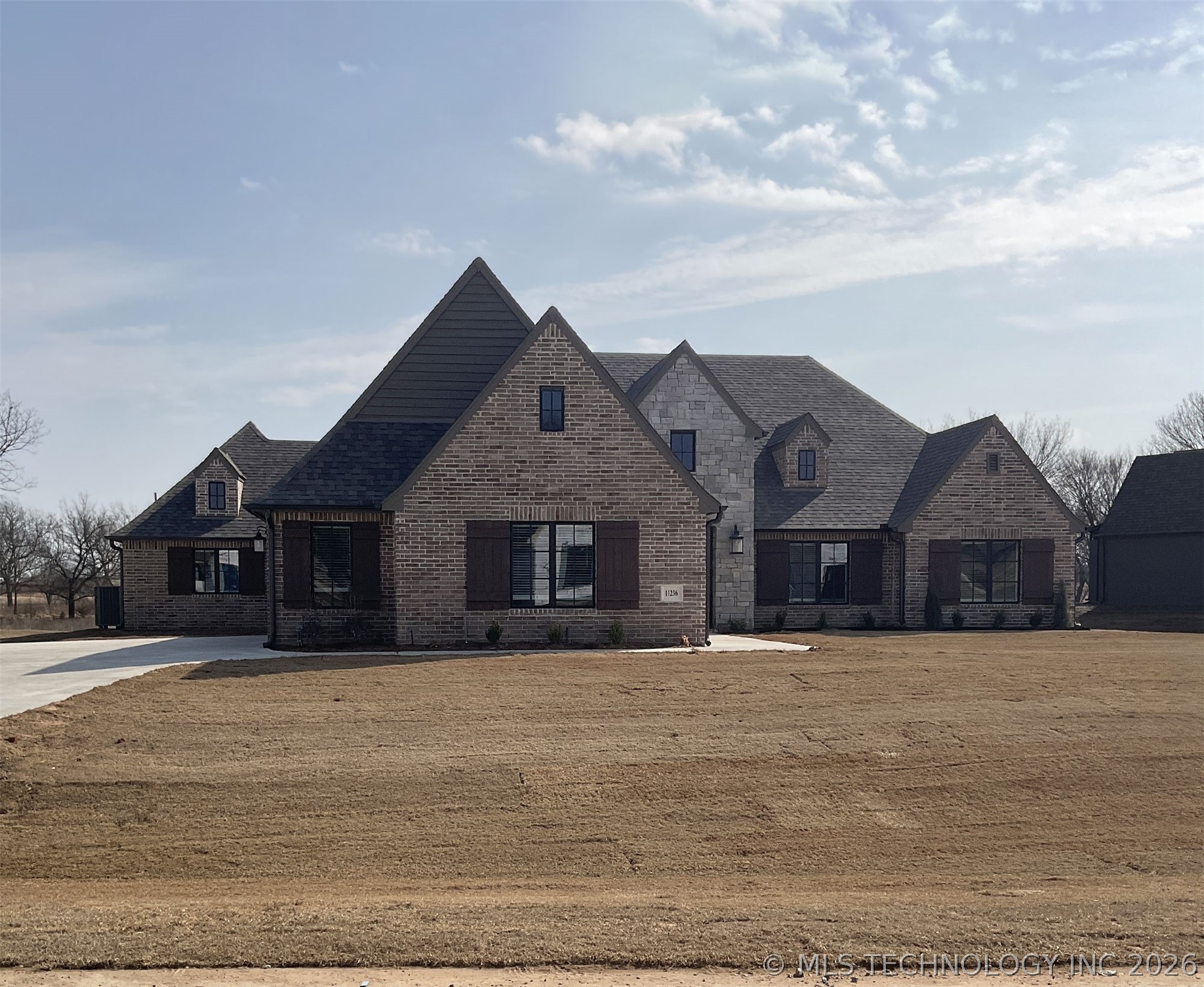 11236 S 220th East Avenue Property Photo 1