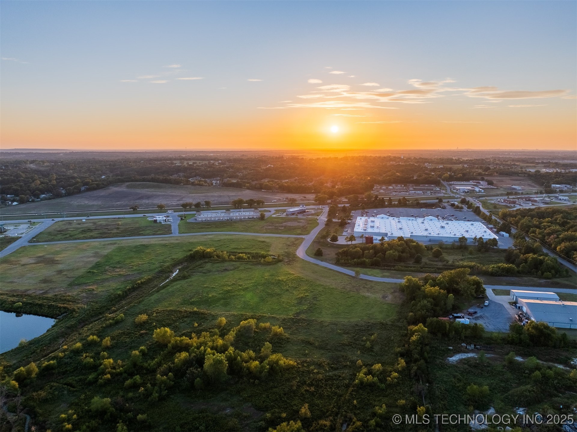 05 S 272nd East Avenue Property Photo 3