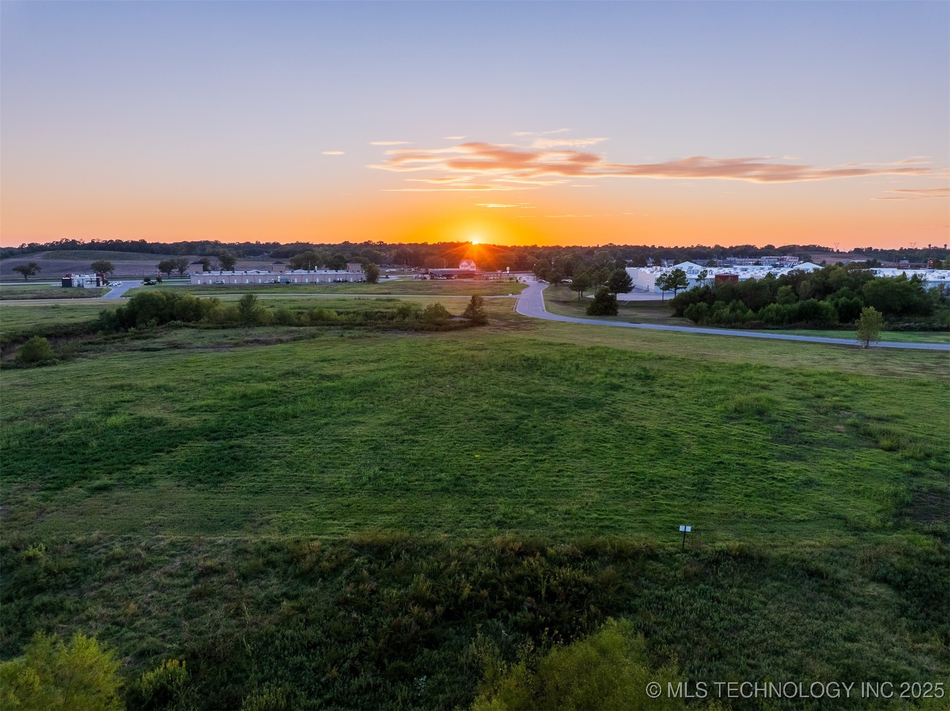 05 S 272nd East Avenue Property Photo 12