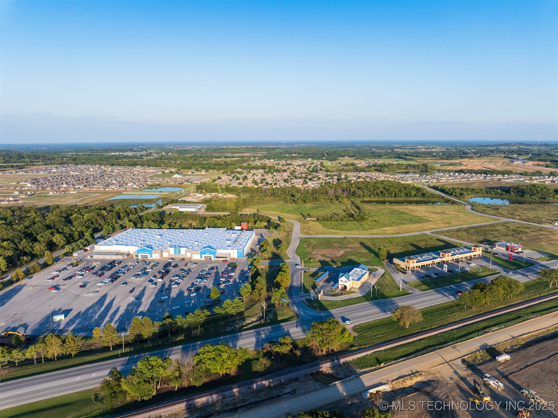 05 S 272nd East Avenue Property Photo 39