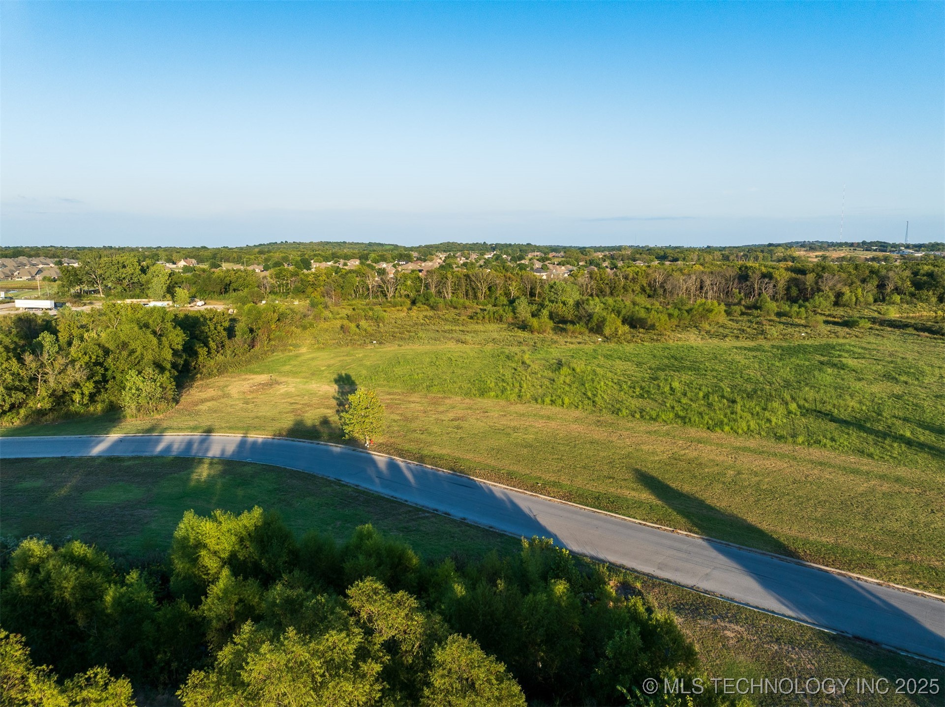 05 S 272nd East Avenue Property Photo 47