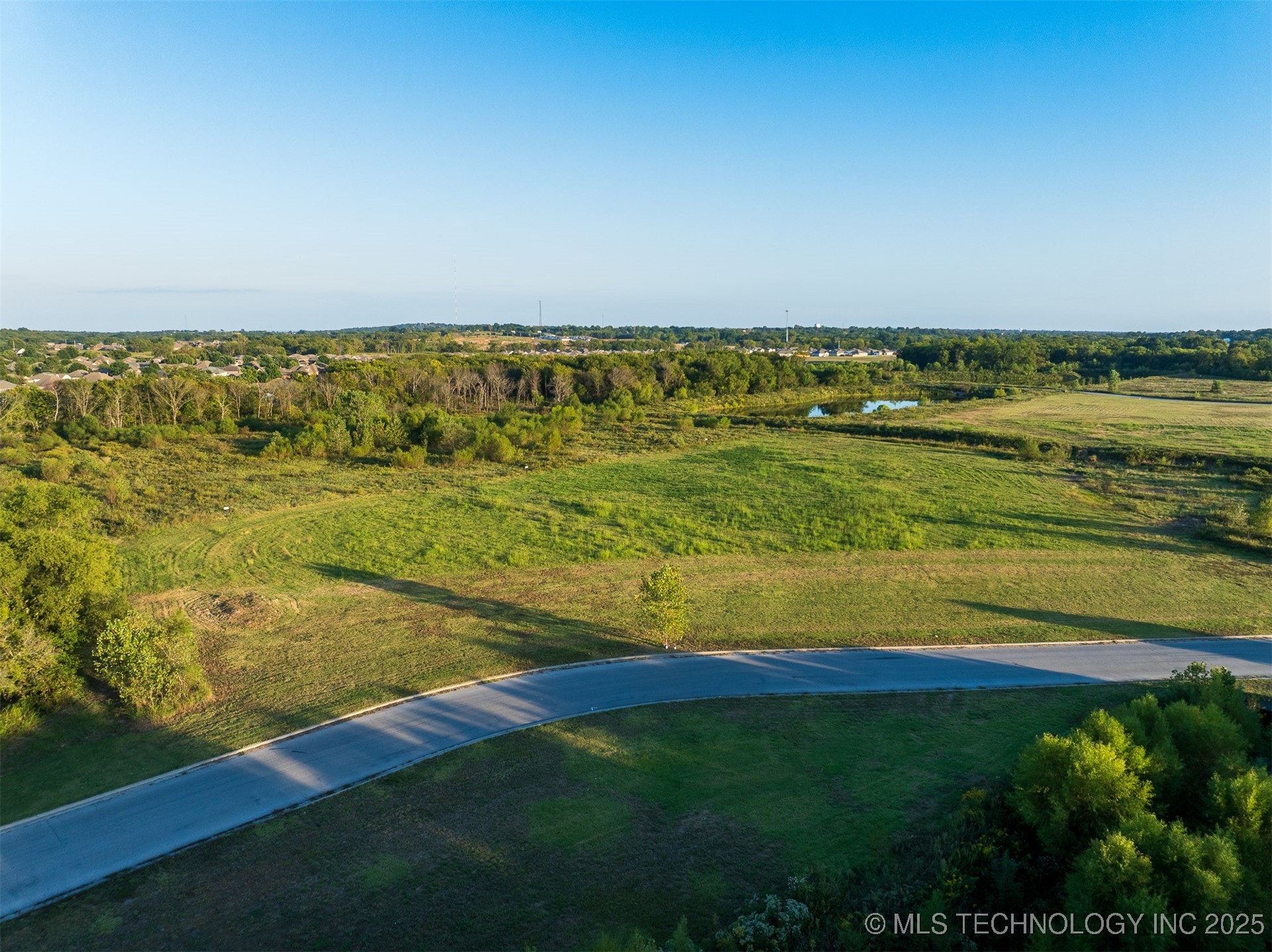 05 S 272nd East Avenue Property Photo 48