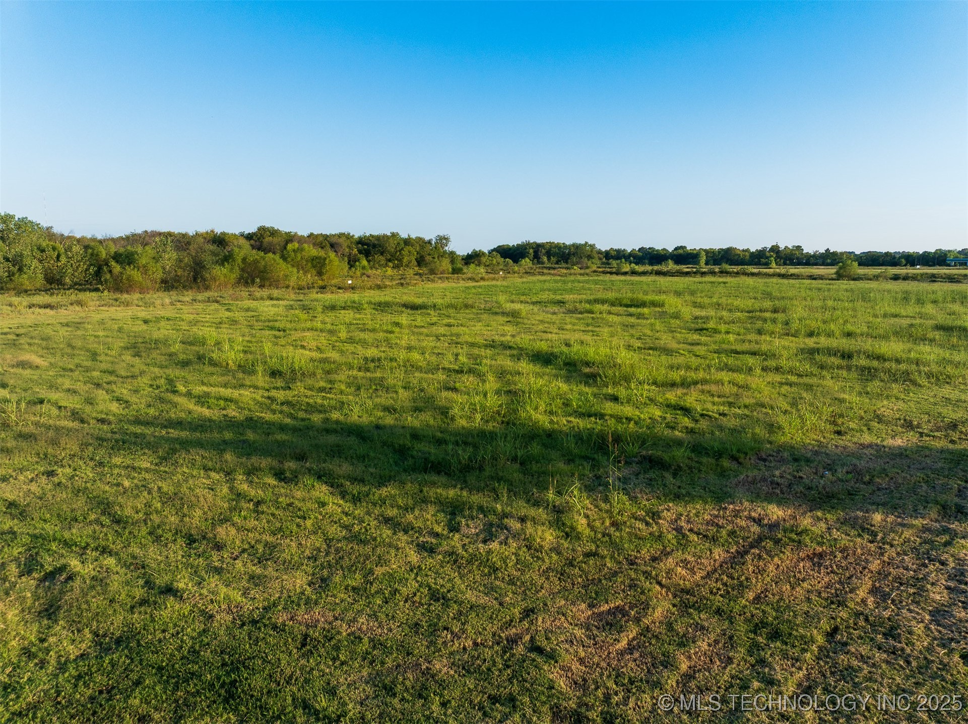 05 S 272nd East Avenue Property Photo 51