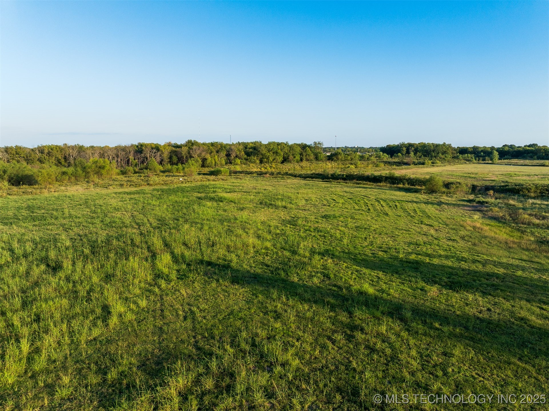 05 S 272nd East Avenue Property Photo 52