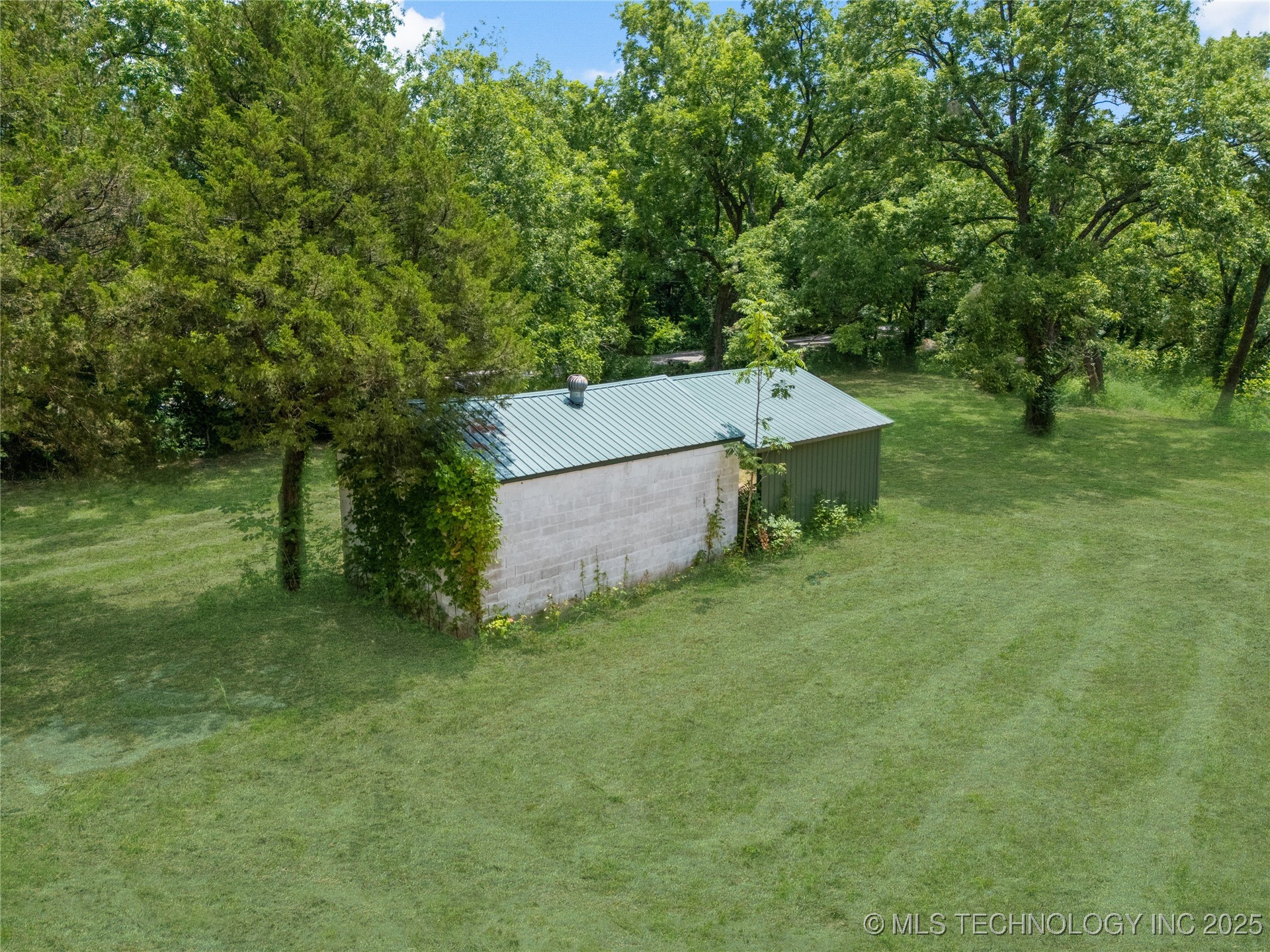 17104 S 129th East Avenue Property Photo 2