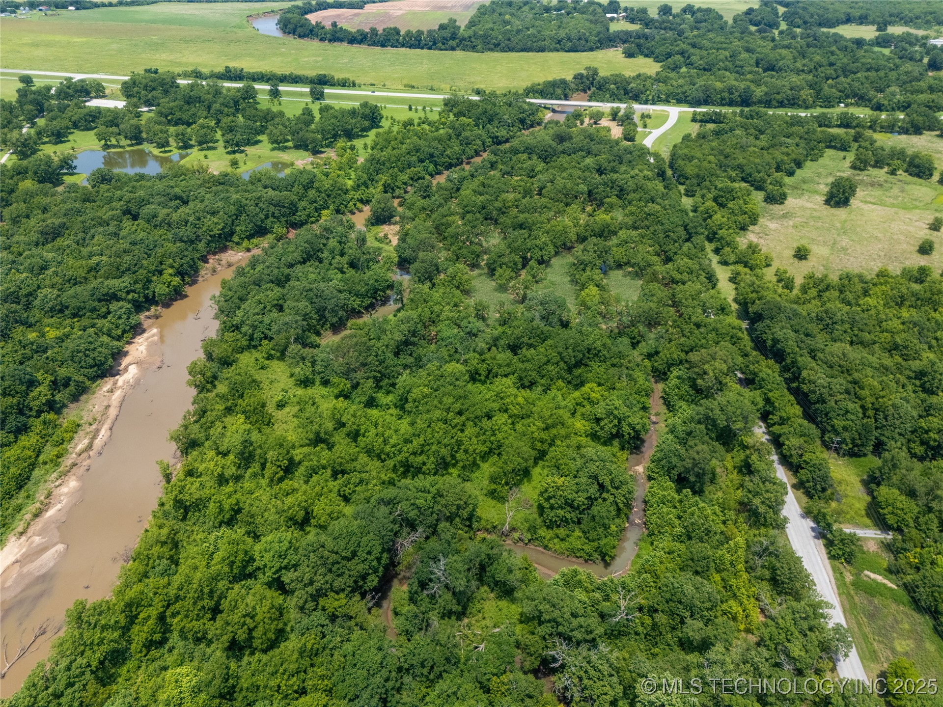 17104 S 129th East Avenue Property Photo 4