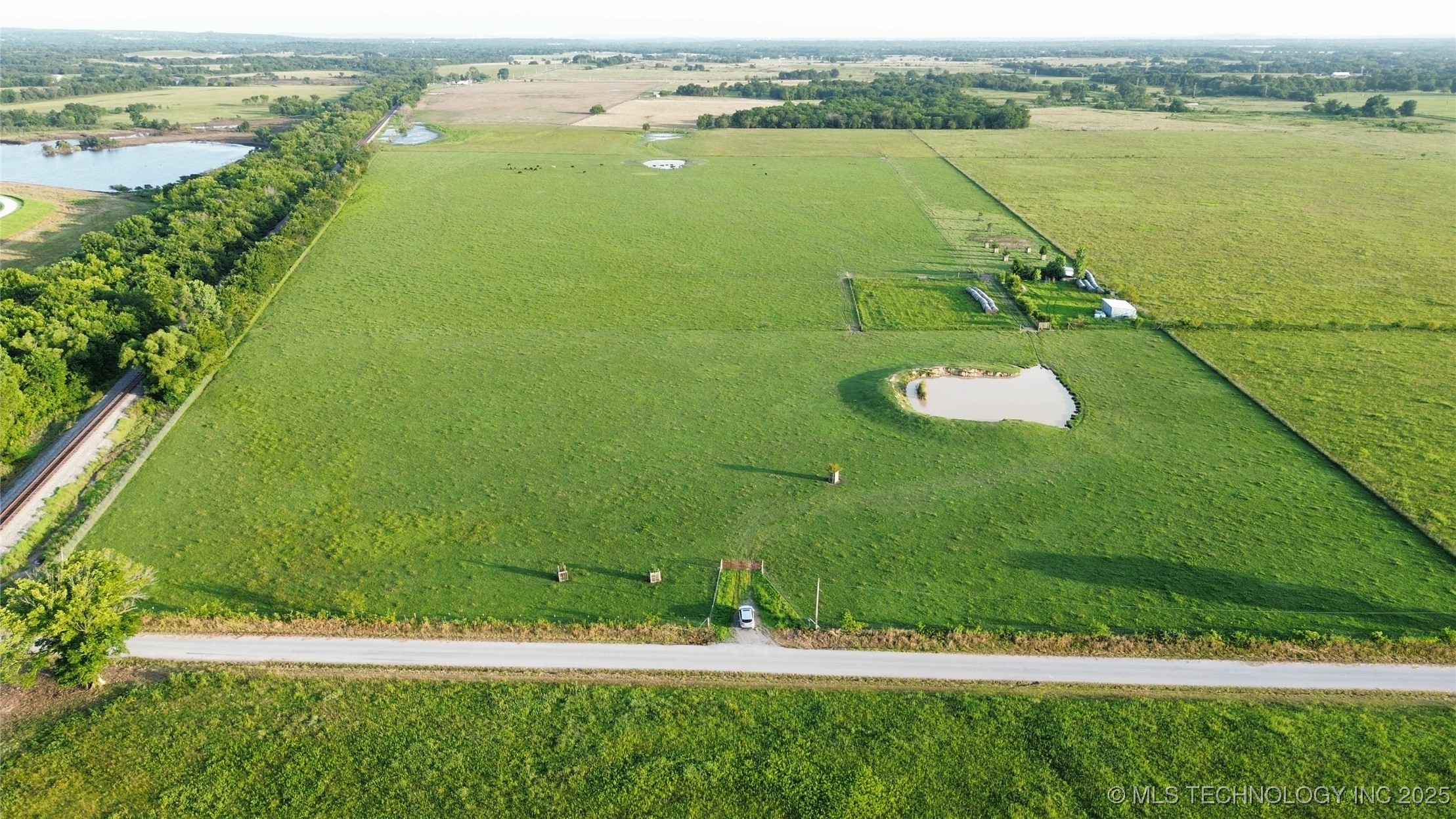 30400 E 760 Road Property Photo 3