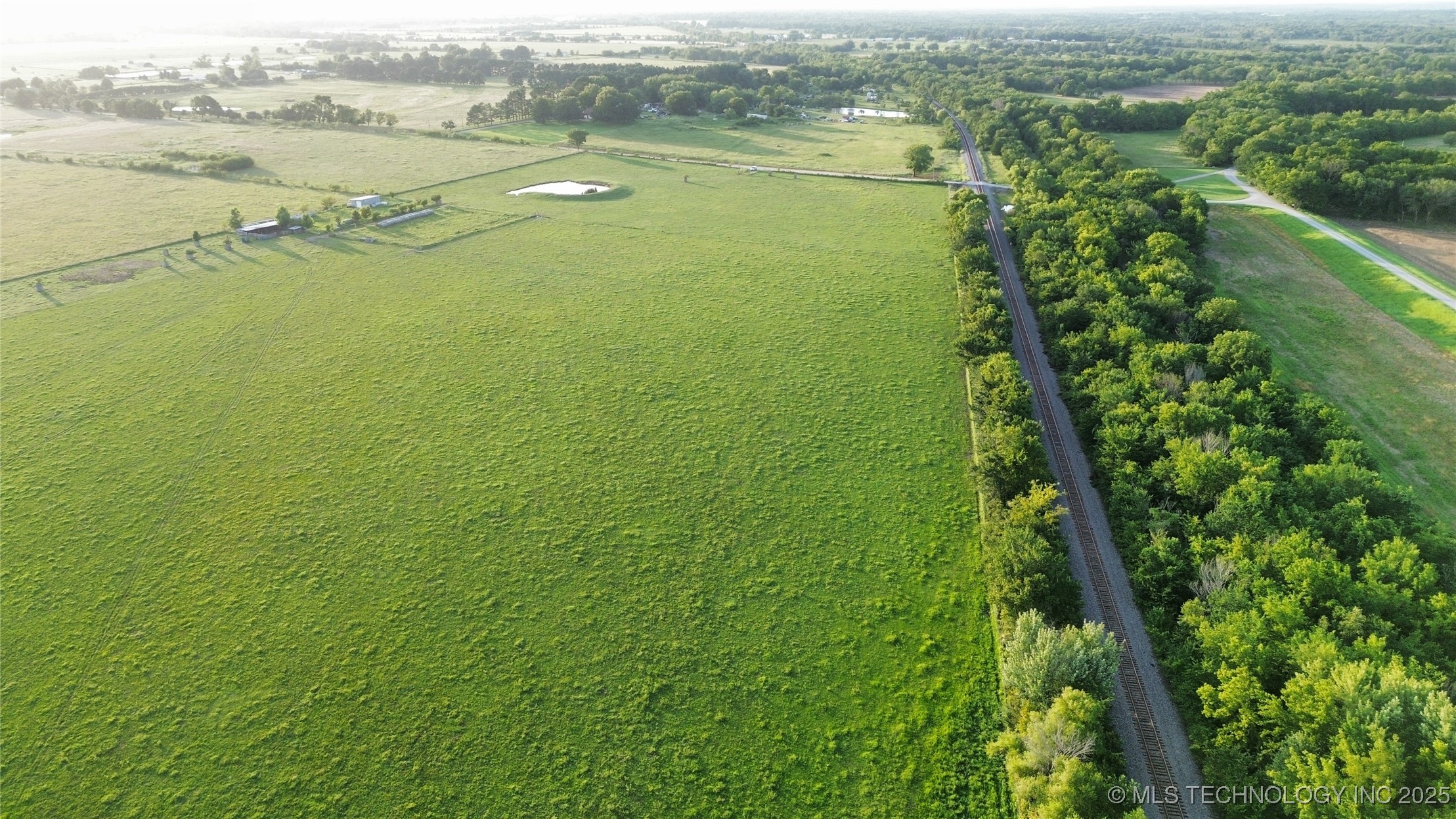 30400 E 760 Road Property Photo 11