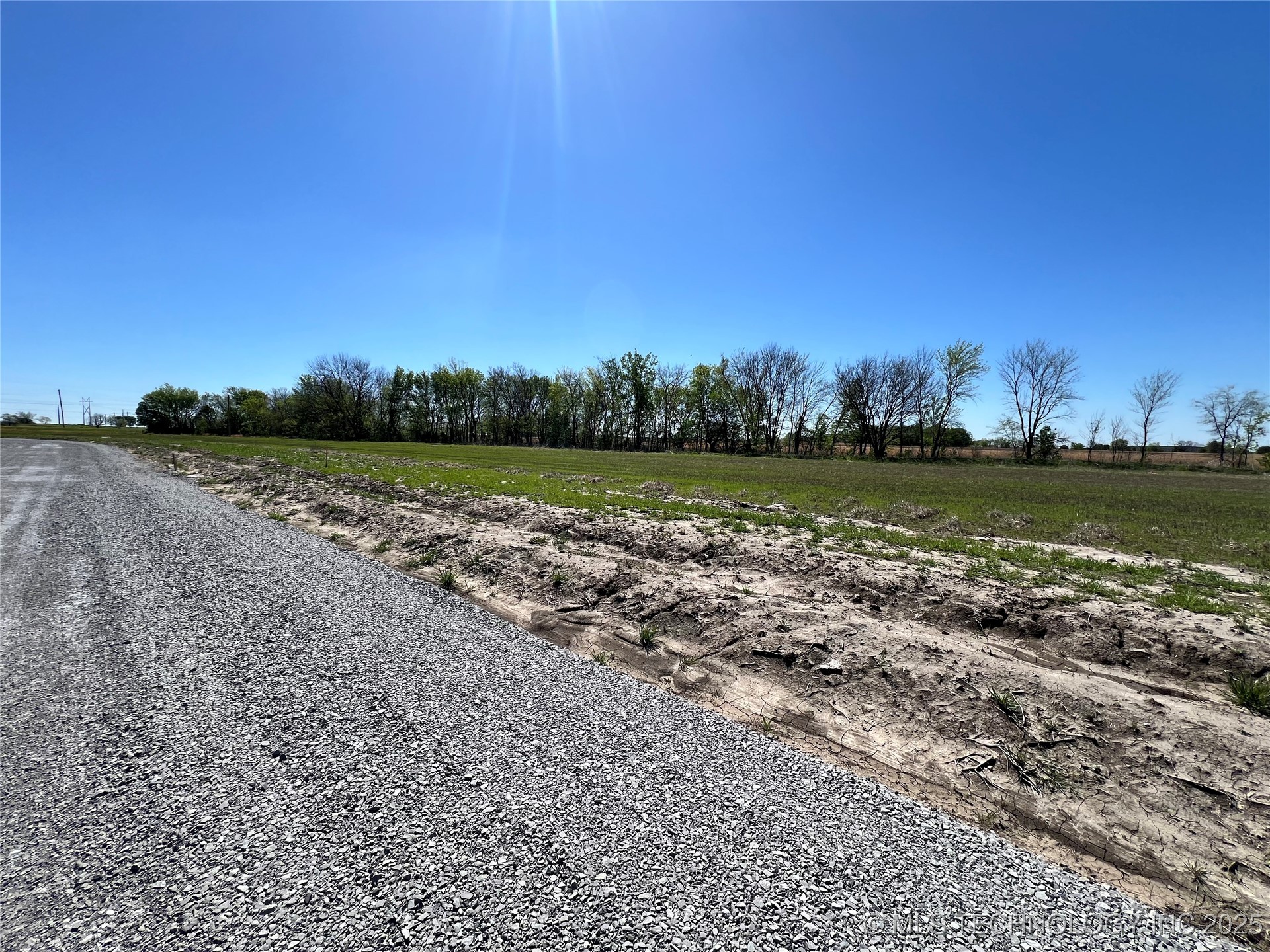 240 W 482 Road Property Photo 3