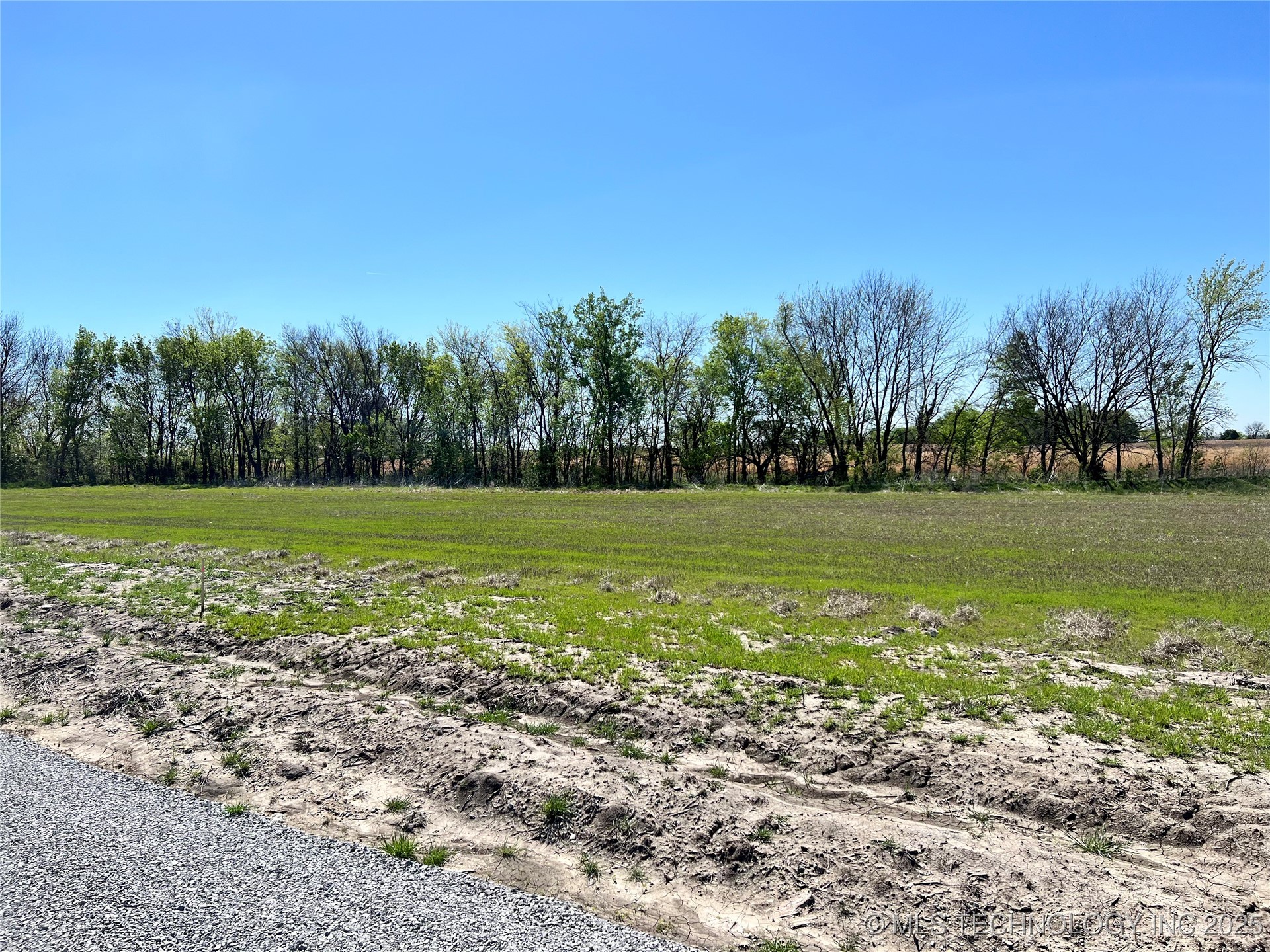 240 W 482 Road Property Photo 5