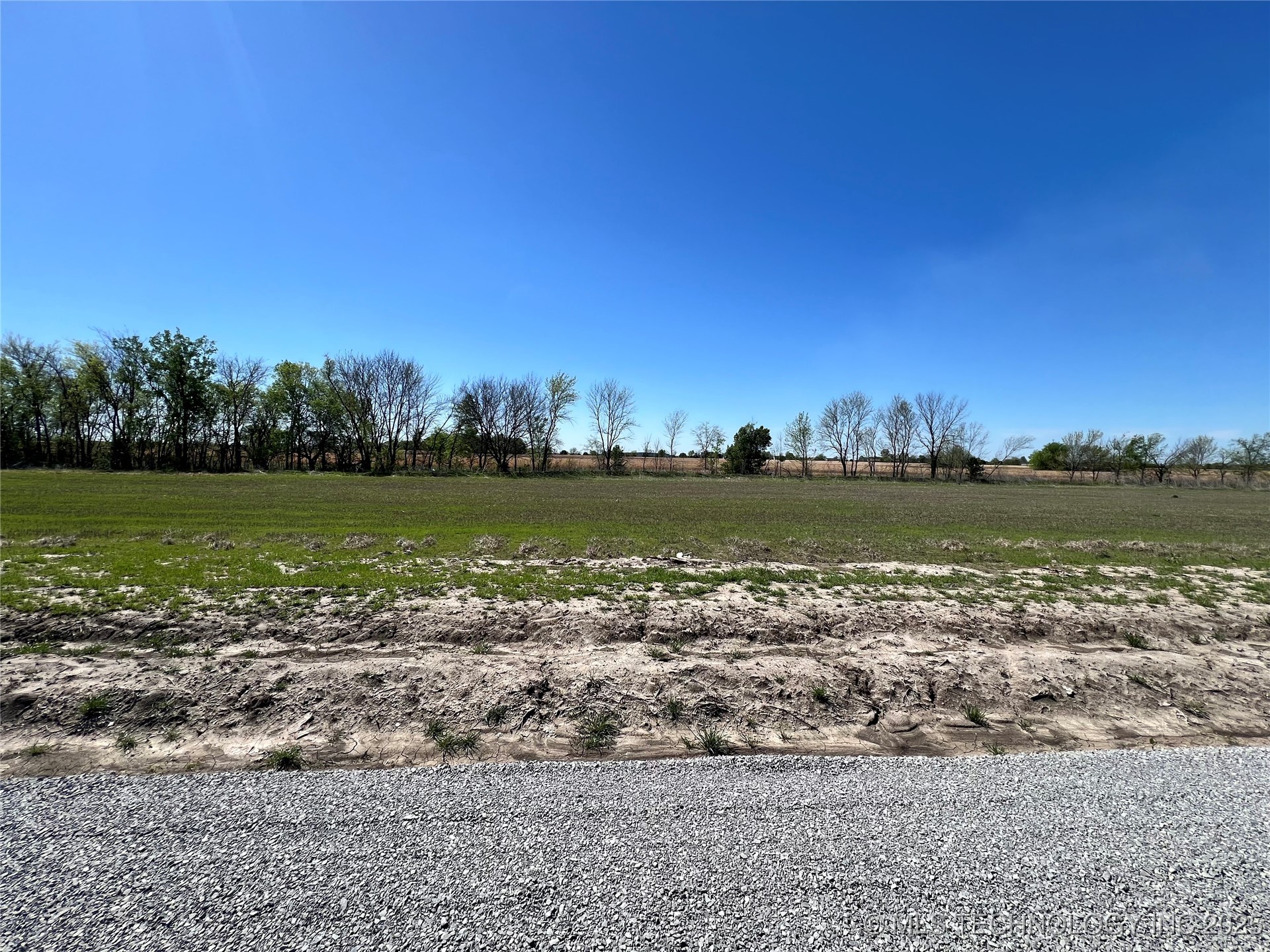 240 W 482 Road Property Photo 6