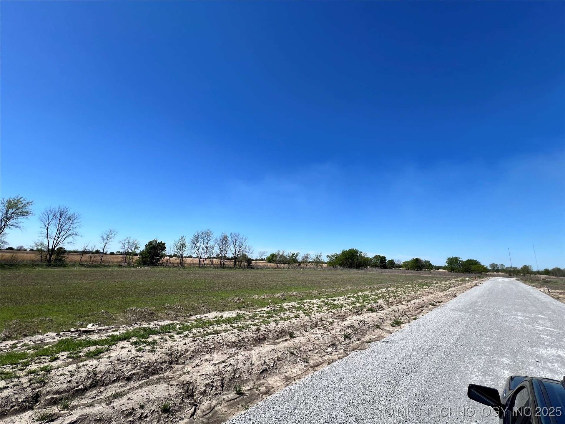 240 W 482 Road Property Photo 7