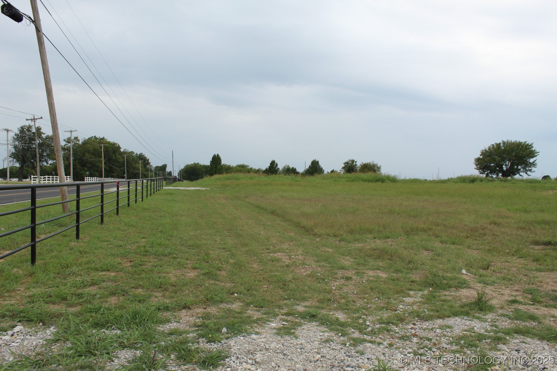 2297 Ne 1st Street Property Photo 2