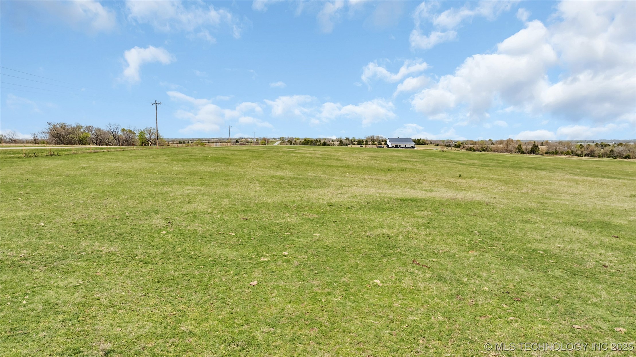 3894 Red Oak Property Photo 7