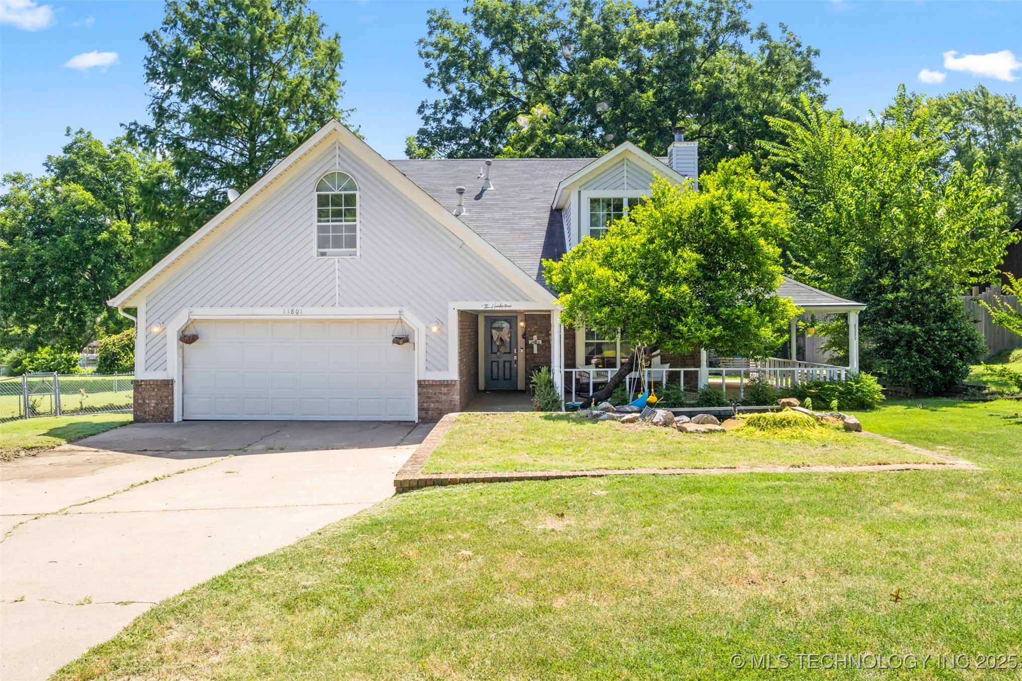 11801 S 266th East Avenue Property Photo 1