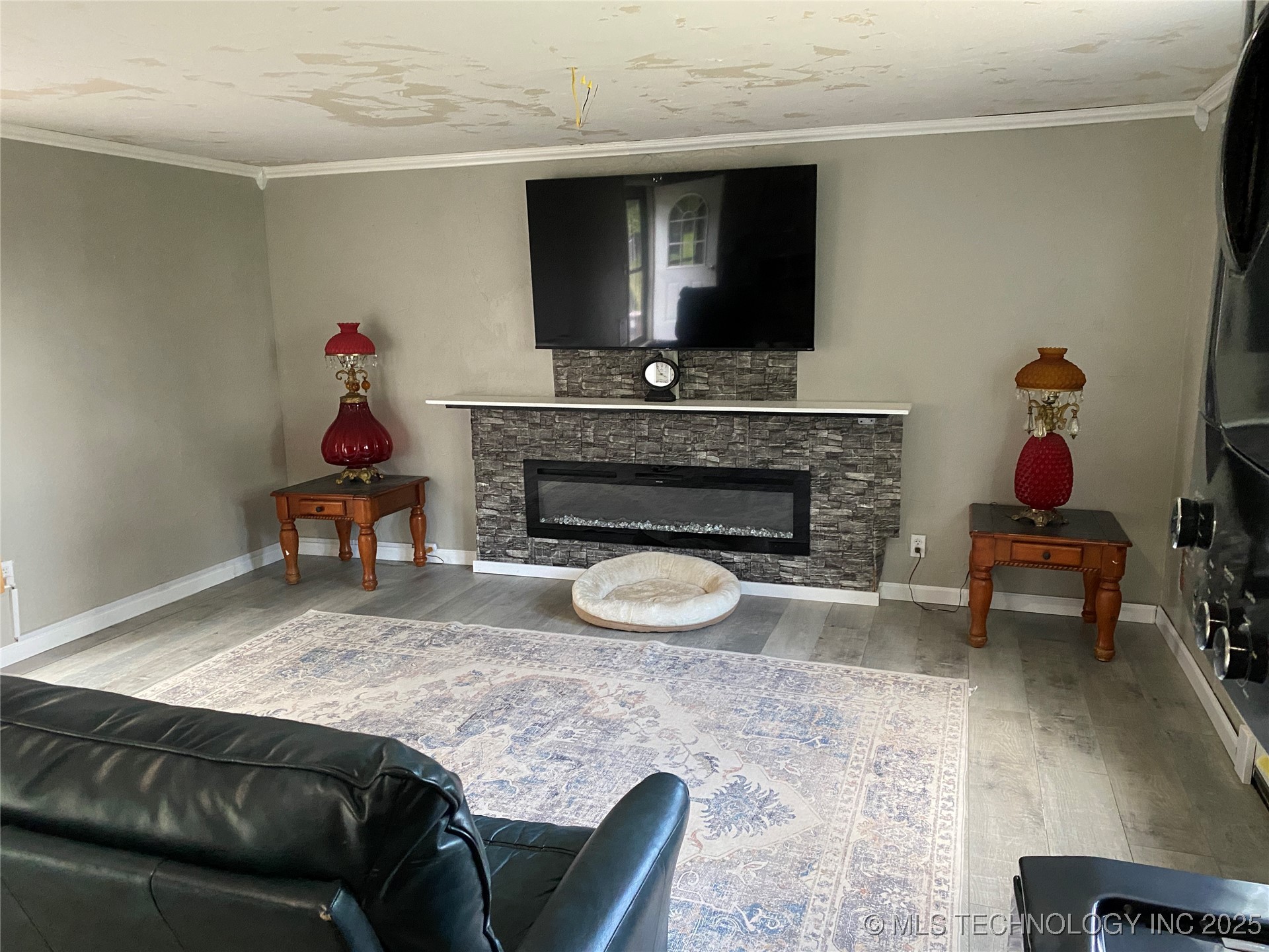 609 Murphy Drive Property Photo 2