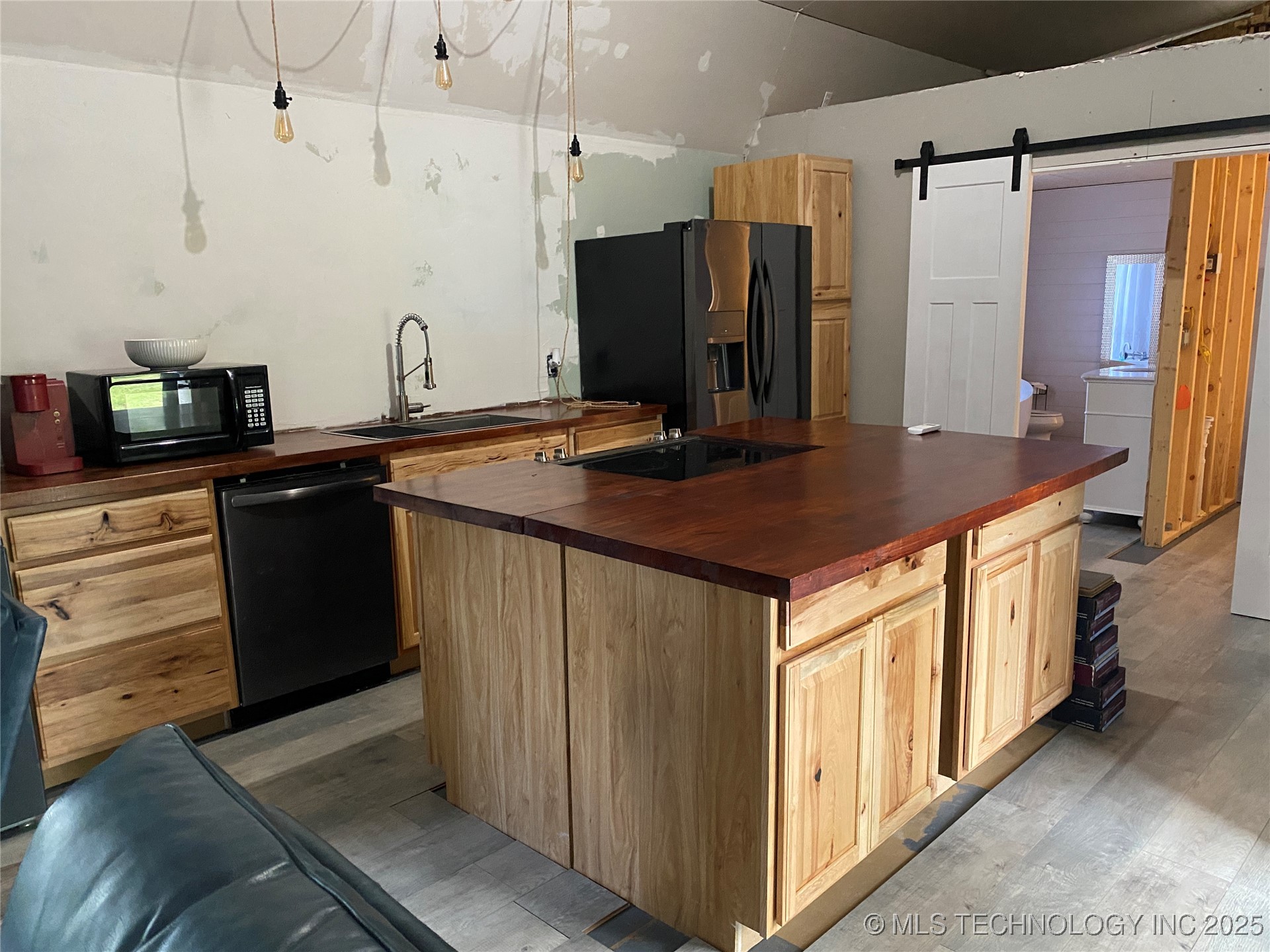 609 Murphy Drive Property Photo 6