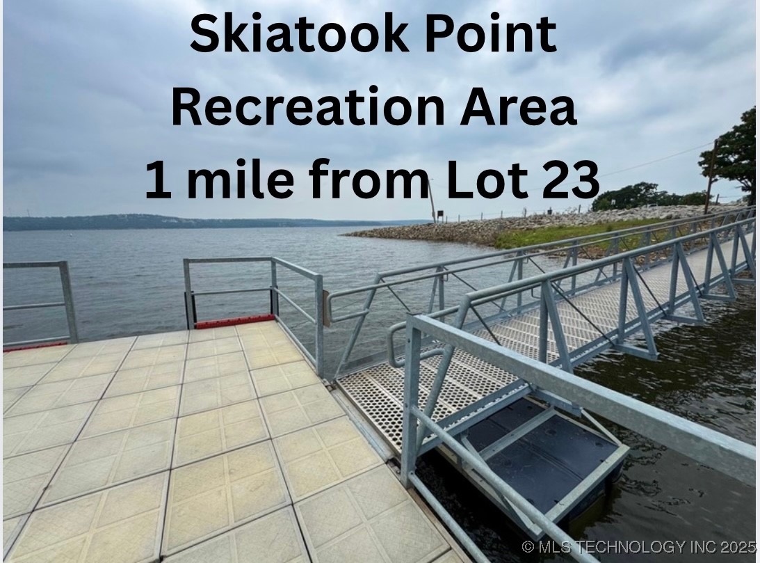 22 Cross Oaks Court Property Photo 3