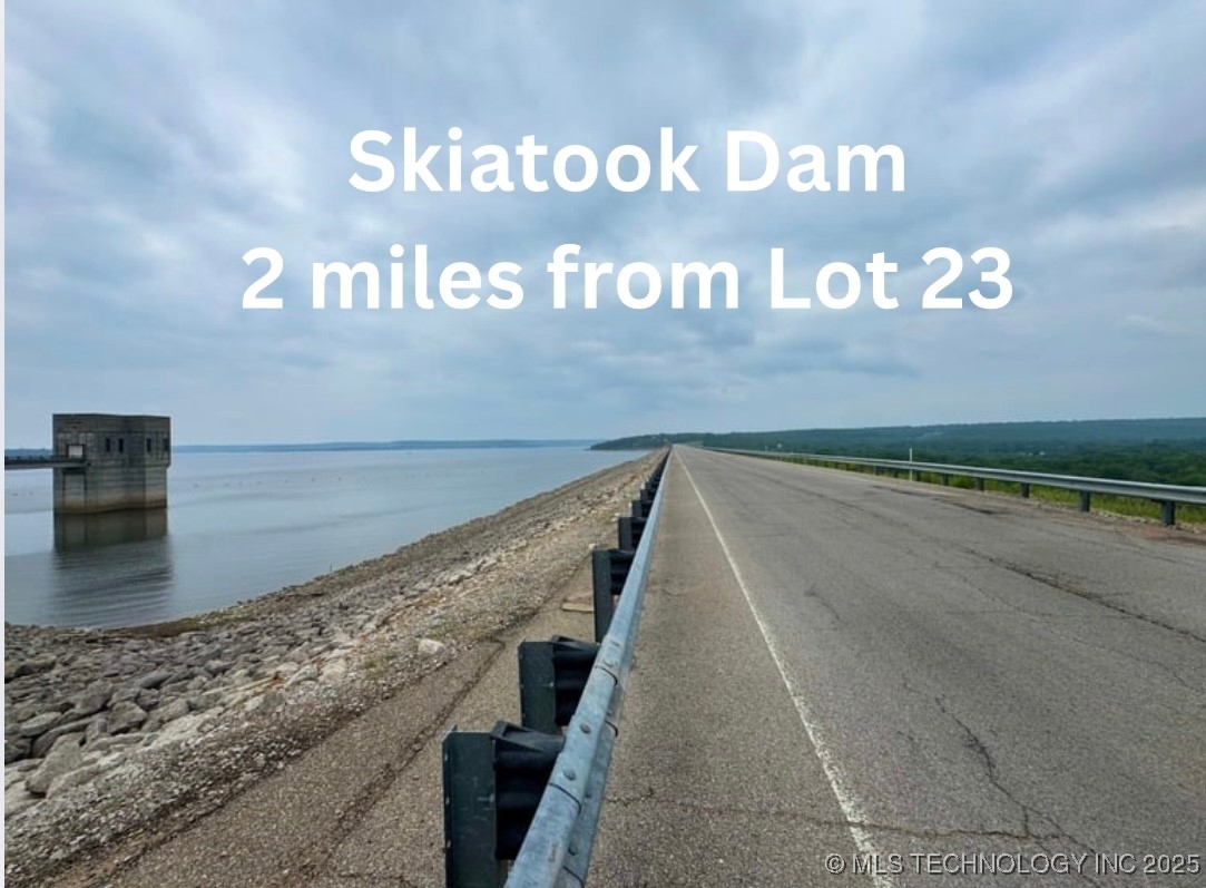 22 Cross Oaks Court Property Photo 10