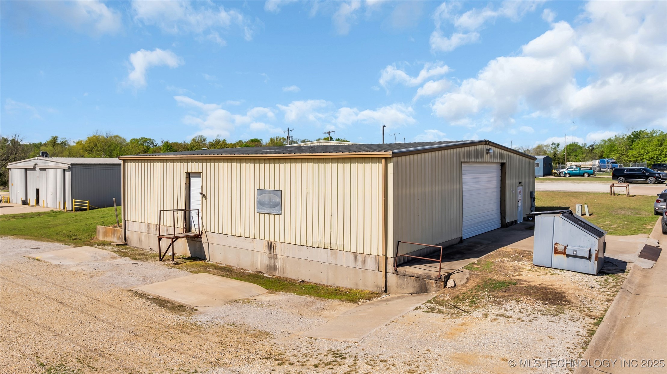 1717 Veterans Property Photo 28