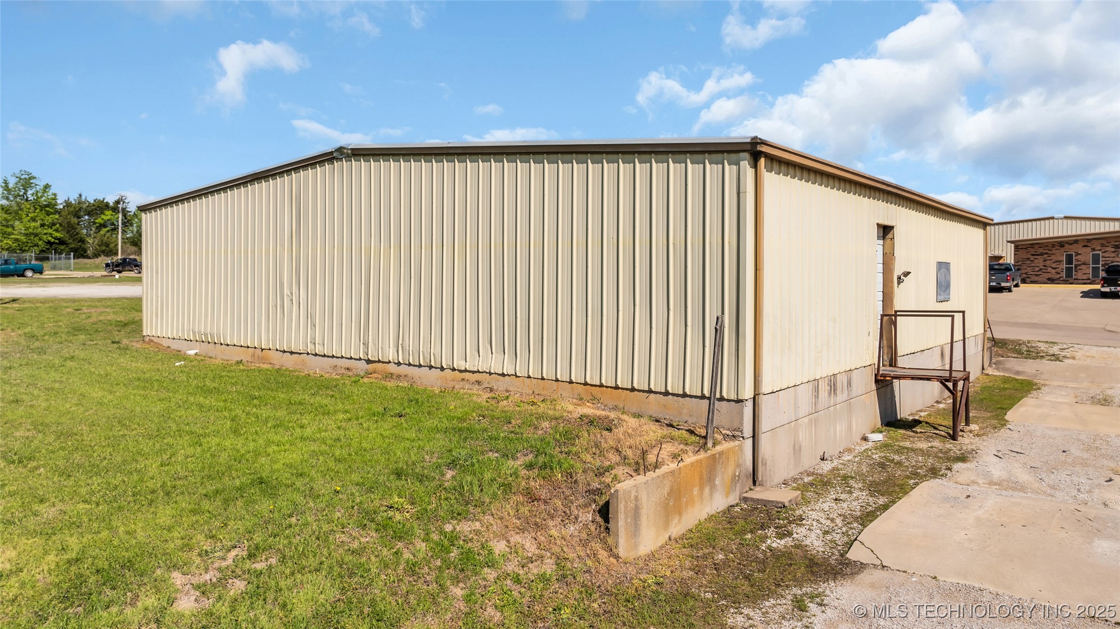 1717 Veterans Property Photo 30