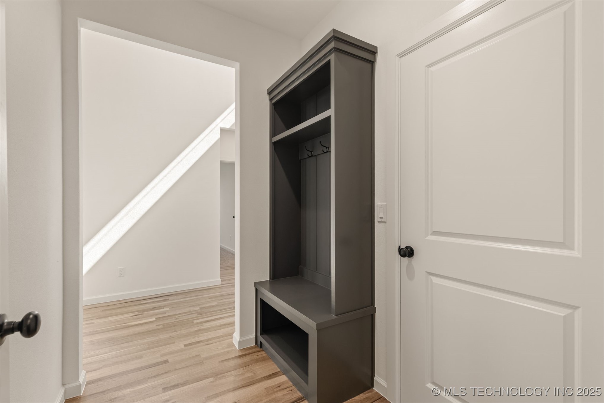 5114 S Everett Drive Property Photo 11